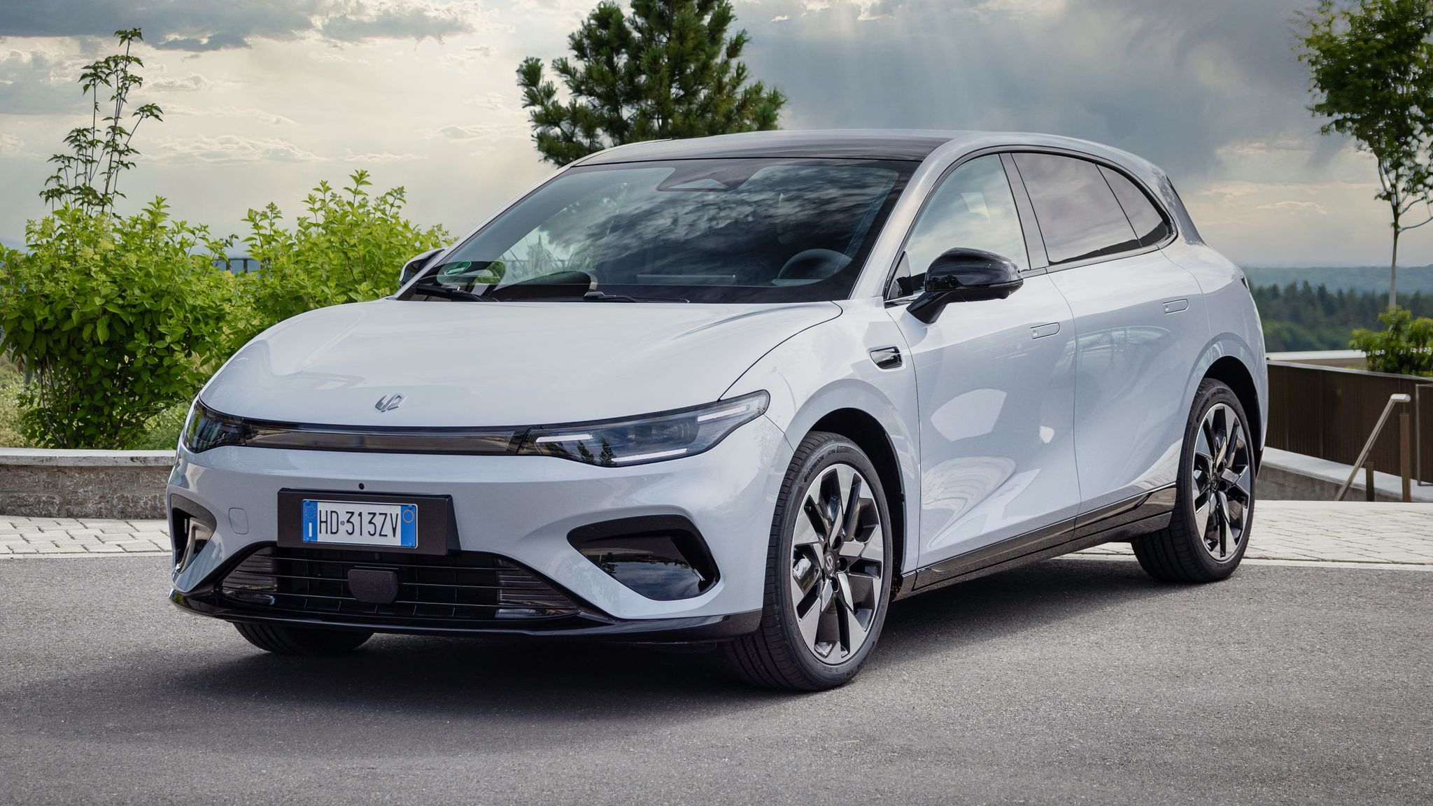 2026 Leapmotor B05 electric hatchback front three quarter