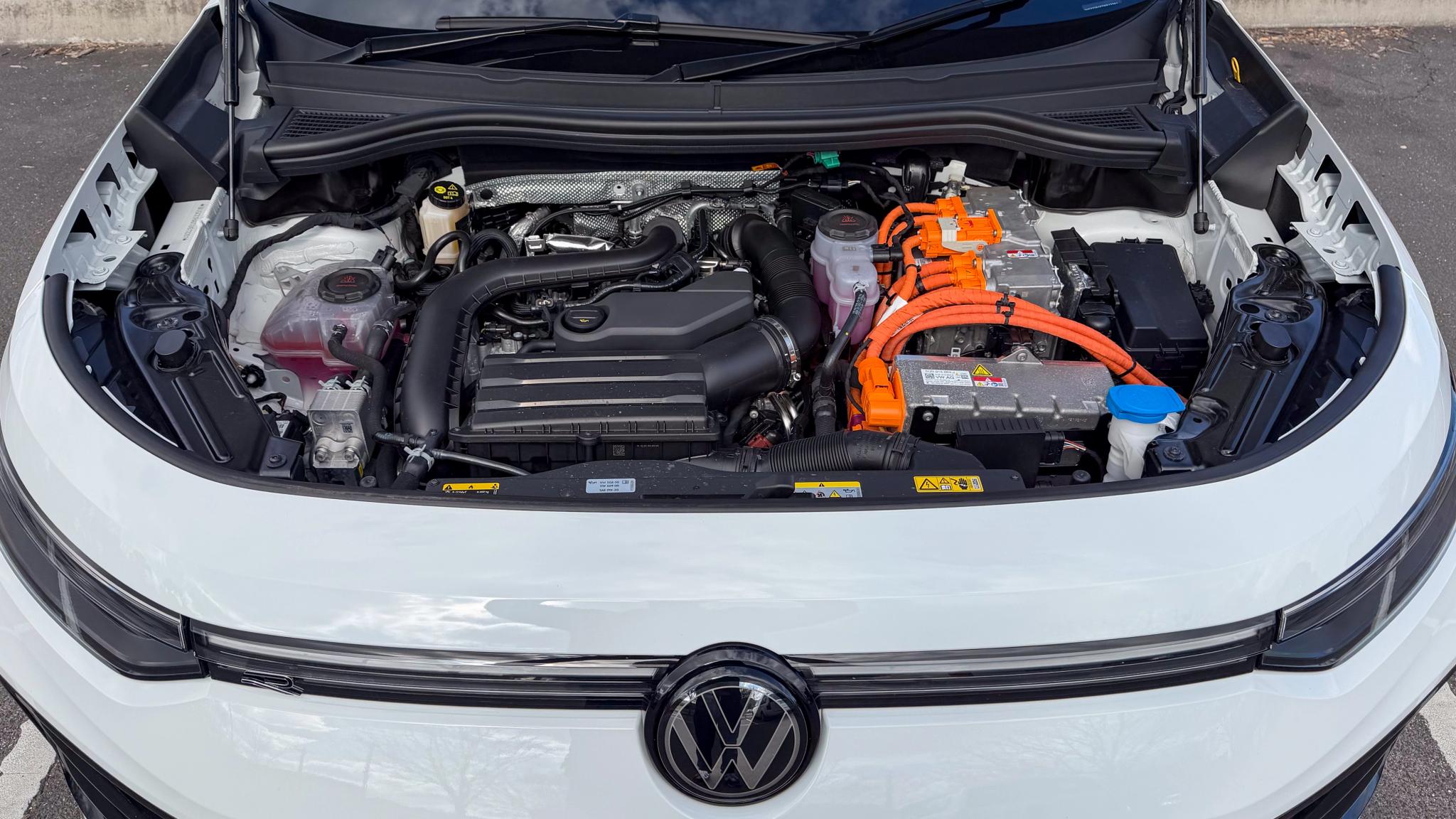 2026 Volkswagen Tayron eHybrid under bonnet