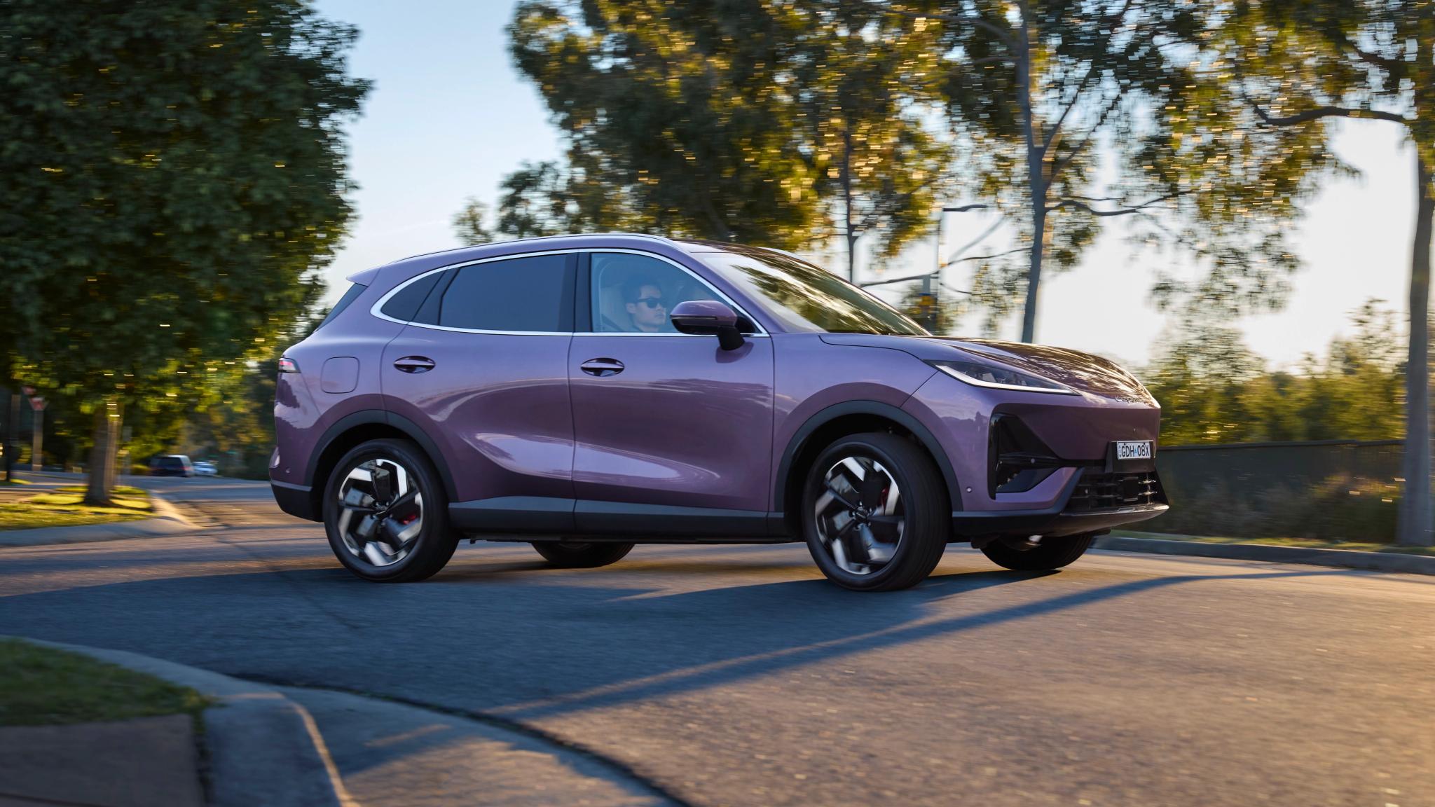 Crimson Purple Lepas L6 electric SUV driving