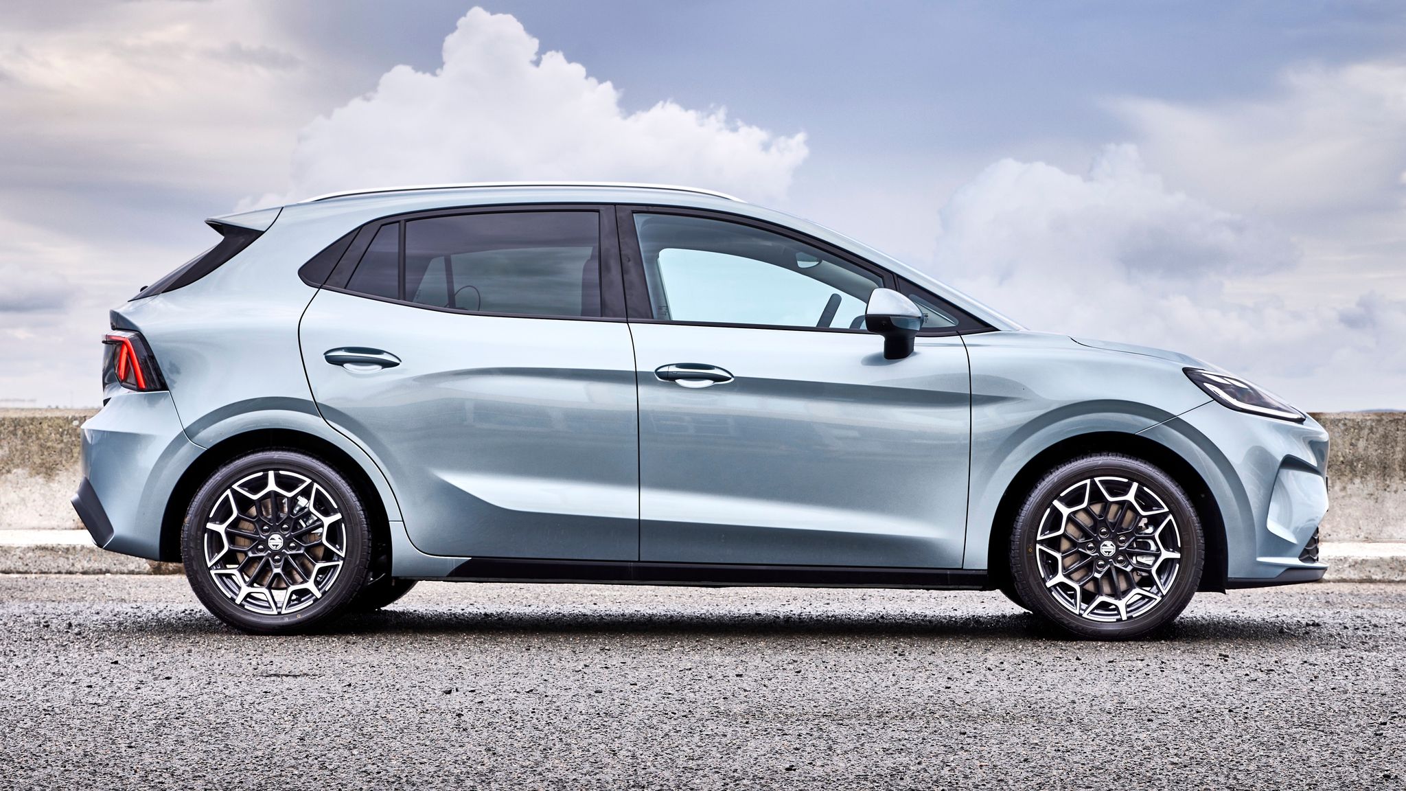 2026 MG4 EV Urban hatch priced from $31,990 driveaway and undercuts almost everything - Image 2