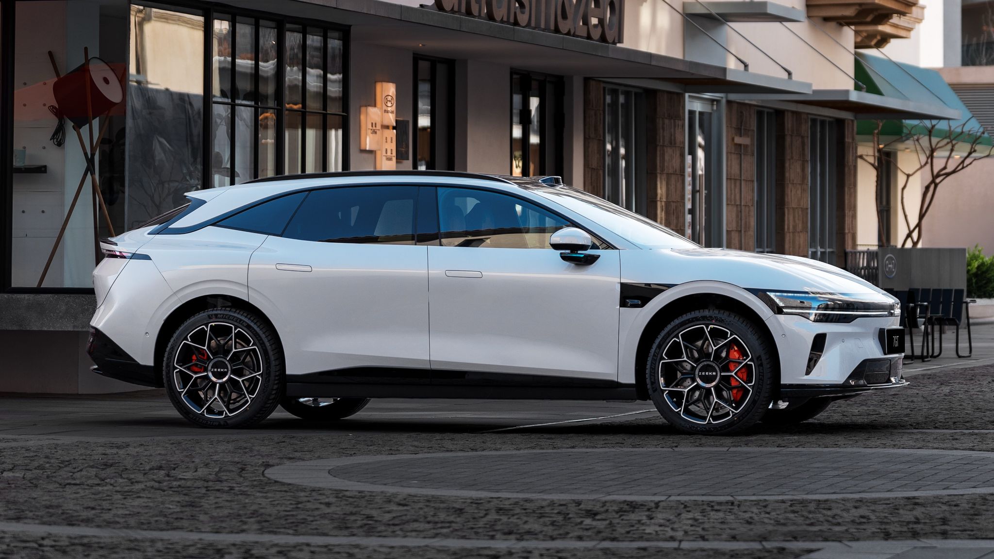 Zeekr 7GT electric shooting brake wagon side profile