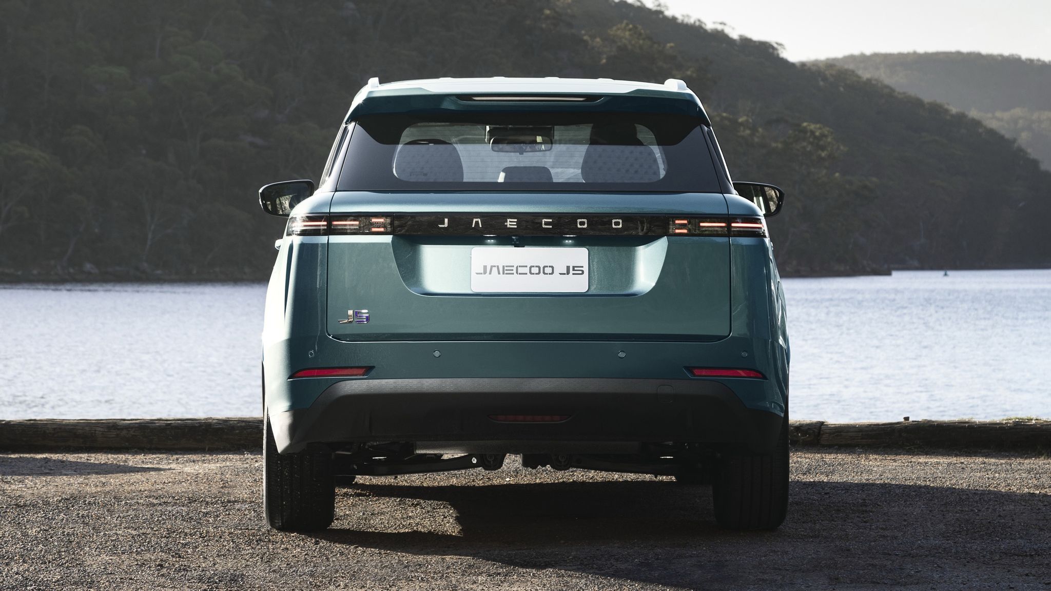 2026 Jaecoo J5 Hybrid small SUV rear