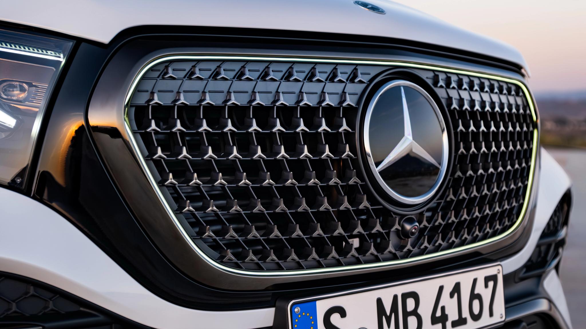 Mercedes-Benz GLE updated with new V8 & PHEV for 2027 - Image 7