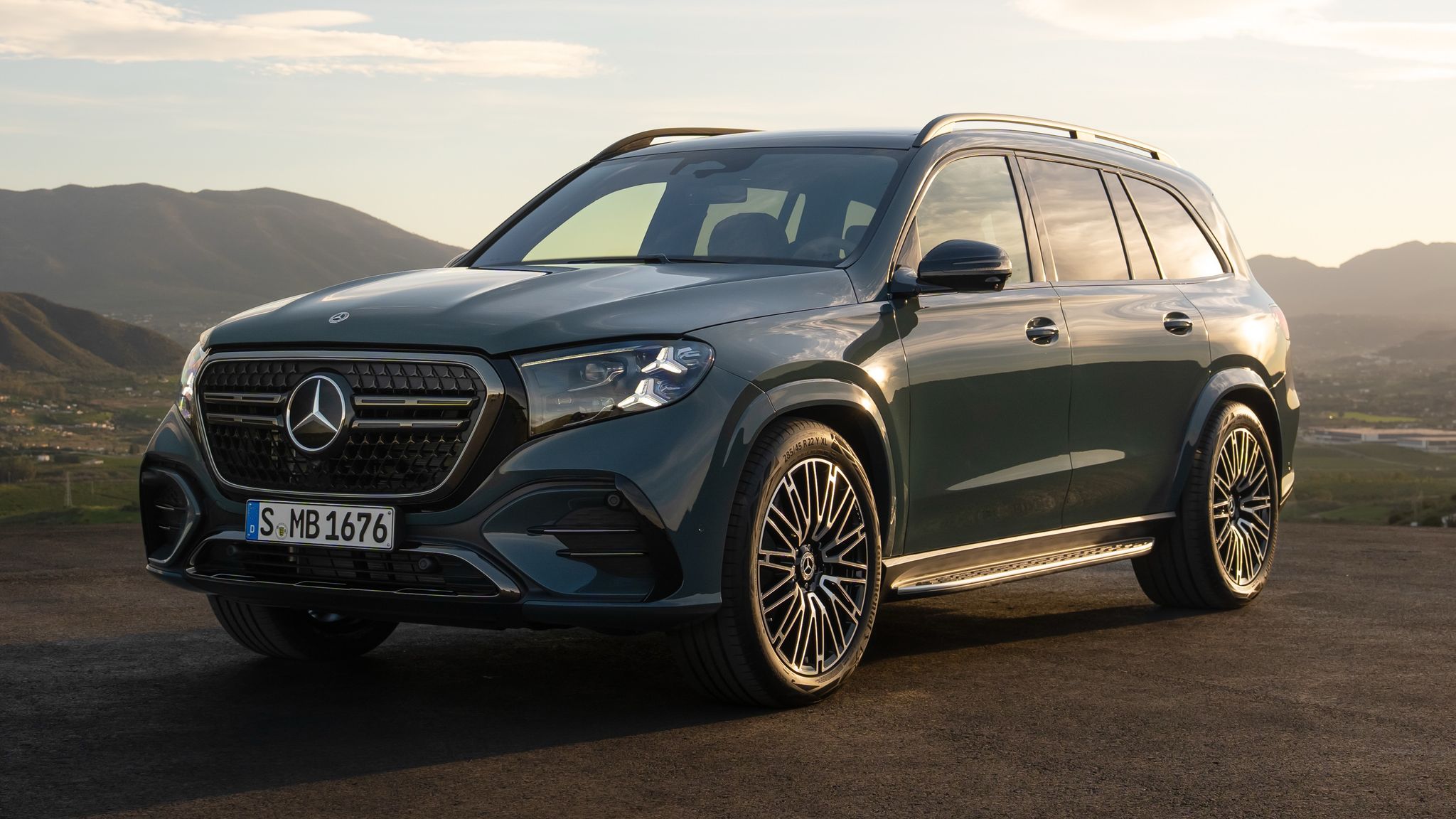 Mercedes-Benz GLS facelift revealed with flat-plane V8 and Superscreen now standard - Image 2