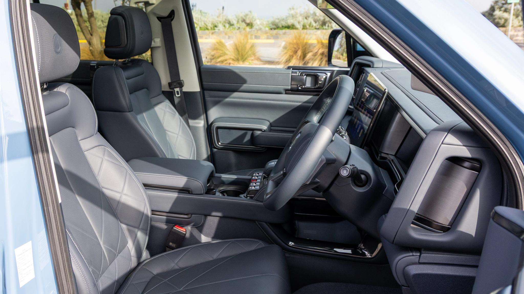 2026 Denza B5 front seats