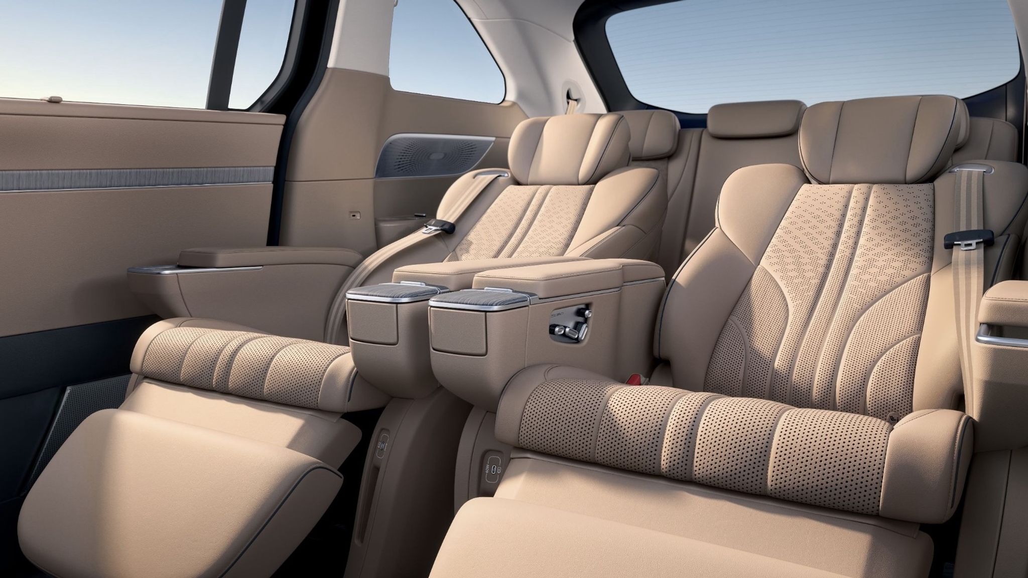 2026 Xpeng X9 electric seven-seat people mover rear seats