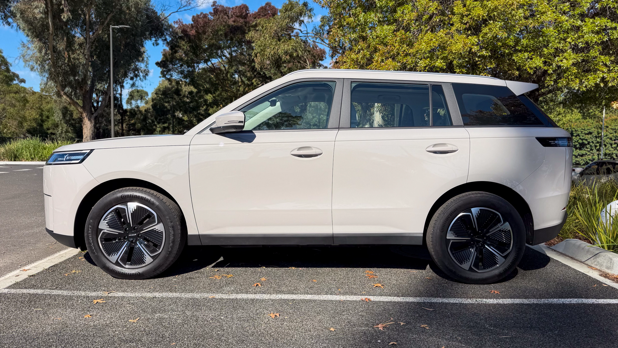 Jaecoo J5 EV Side
