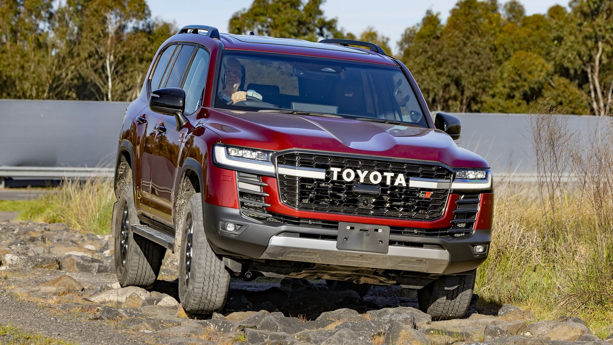 Toyota LandCruiser 300 hybrid arrives mid-year as most powerful ever - Image 2