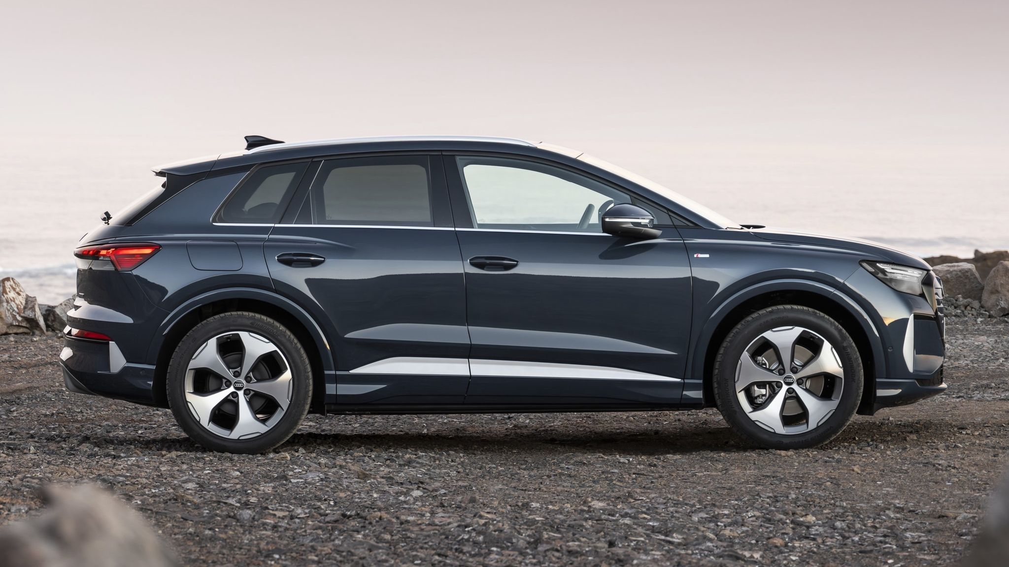 2027 Audi Q4 e-tron unveiled with 592km range and V2H charging - Image 2