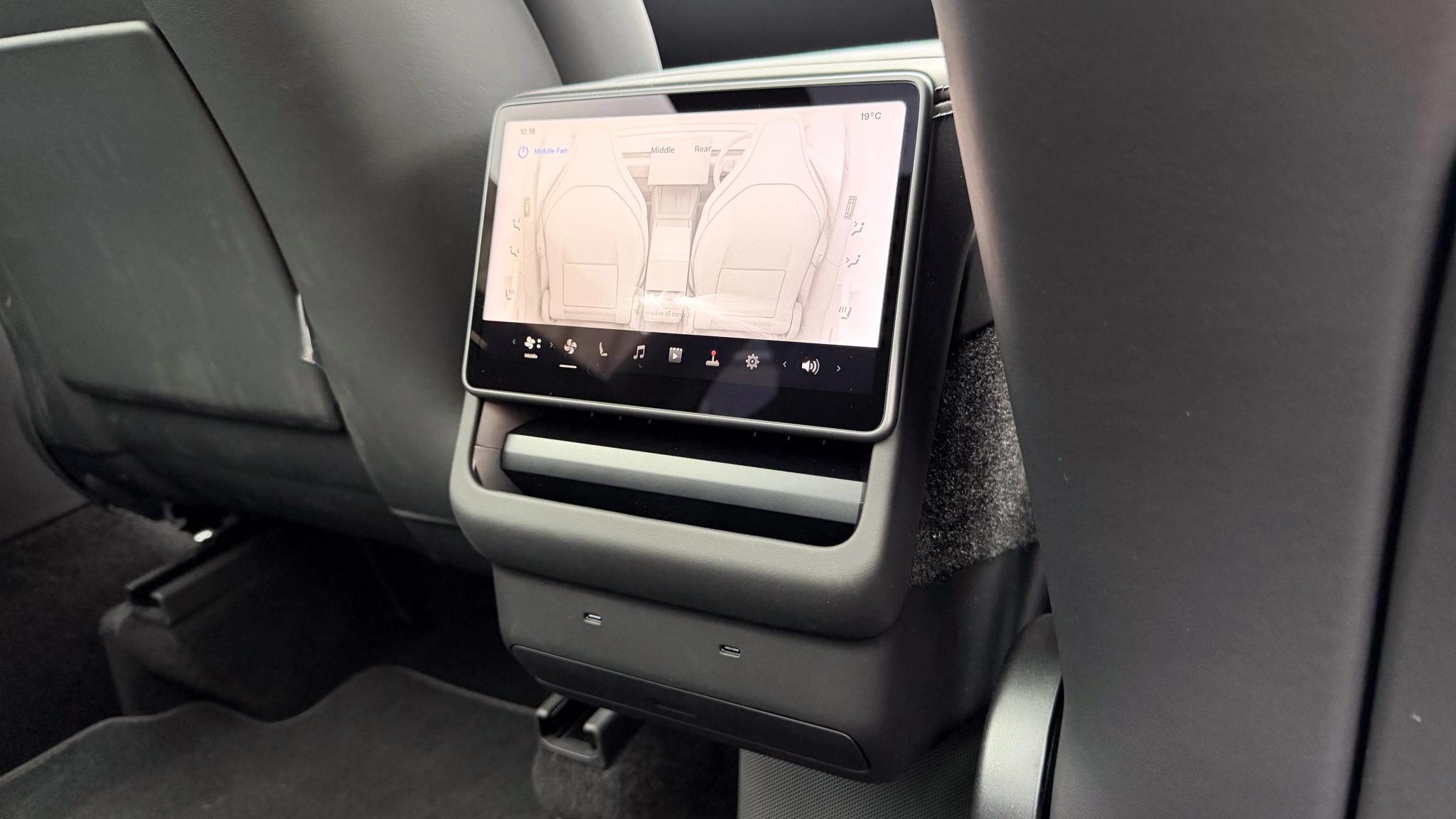 2026 Tesla Model Y L review - Image 9