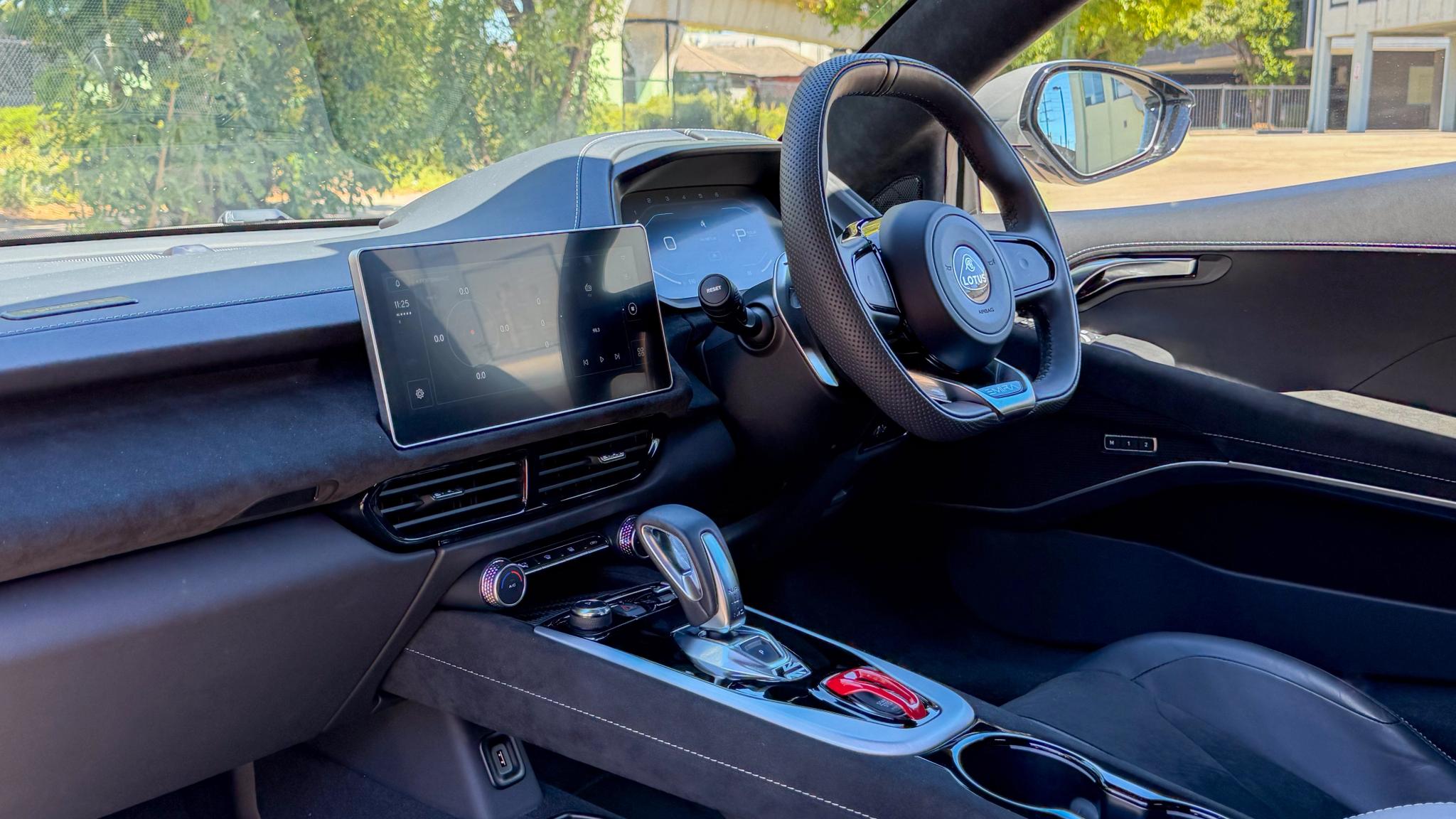 2026 Lotus Emira Turbo SE review - Image 6