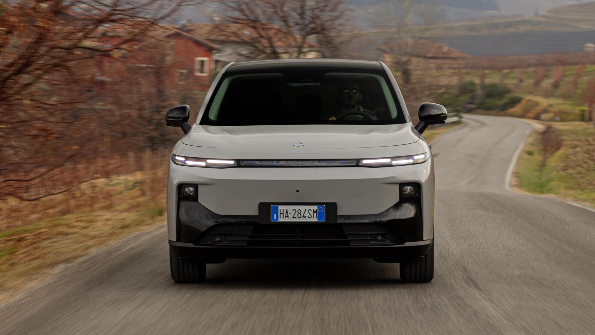 2026 Leapmotor B10 Hybrid EV small SUV front