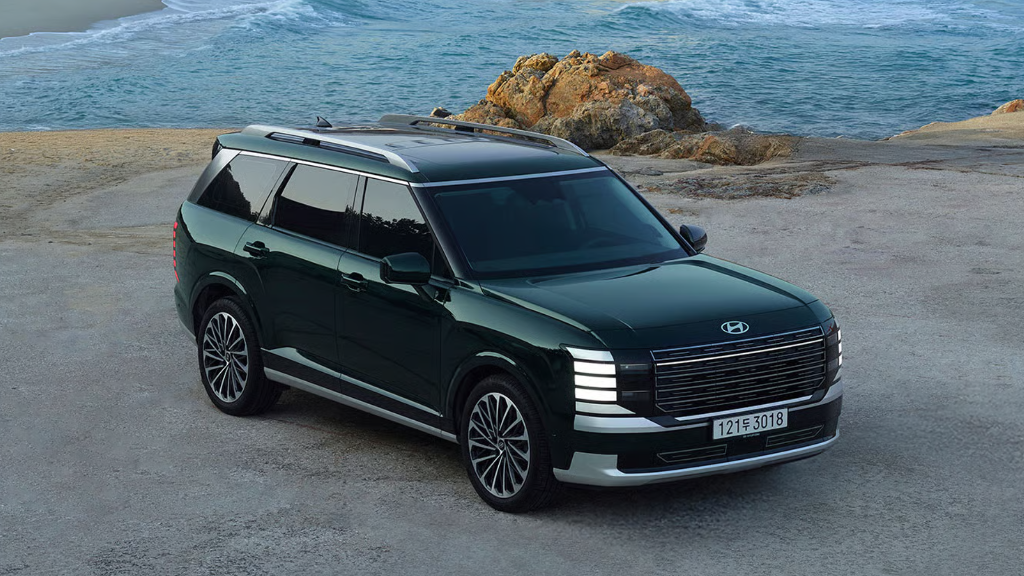 Hyundai hybrid SUV parked outdoors, as Hyundai reports higher hybrid sales in the third quarter