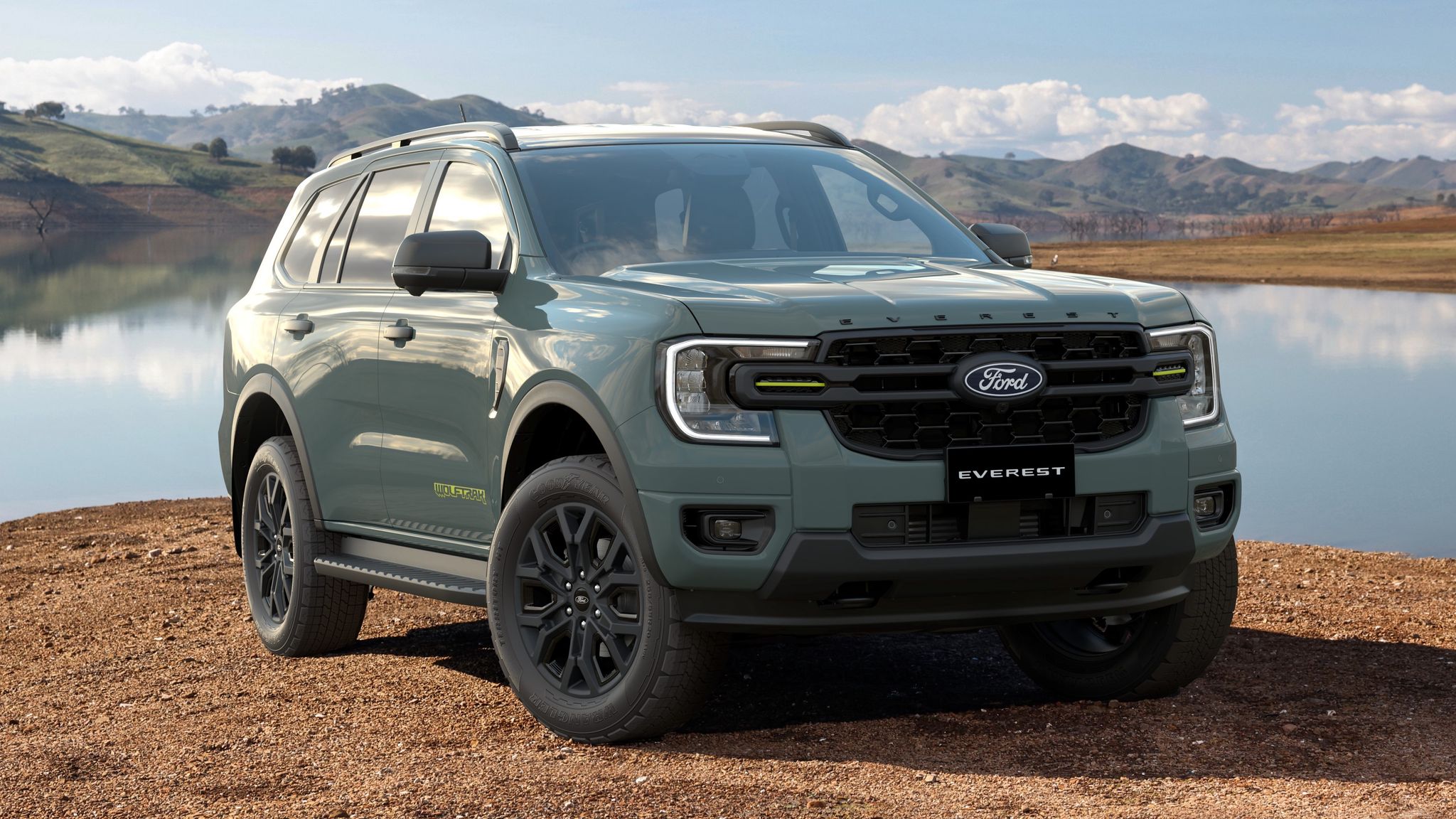 2027 Ford Everest Wolftrak in Traction Green with black 20 inch alloy wheels, black roof and Lime Zest accents