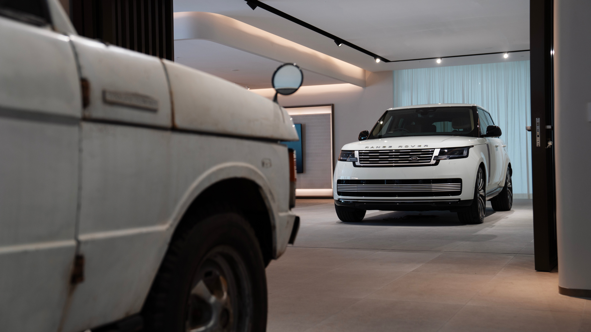 Range Rover SV Bespoke Pioneer 1972 in white gloss on 23-inch alloy wheels at the Bespoke Commissioning Suite in Mascot, Sydney