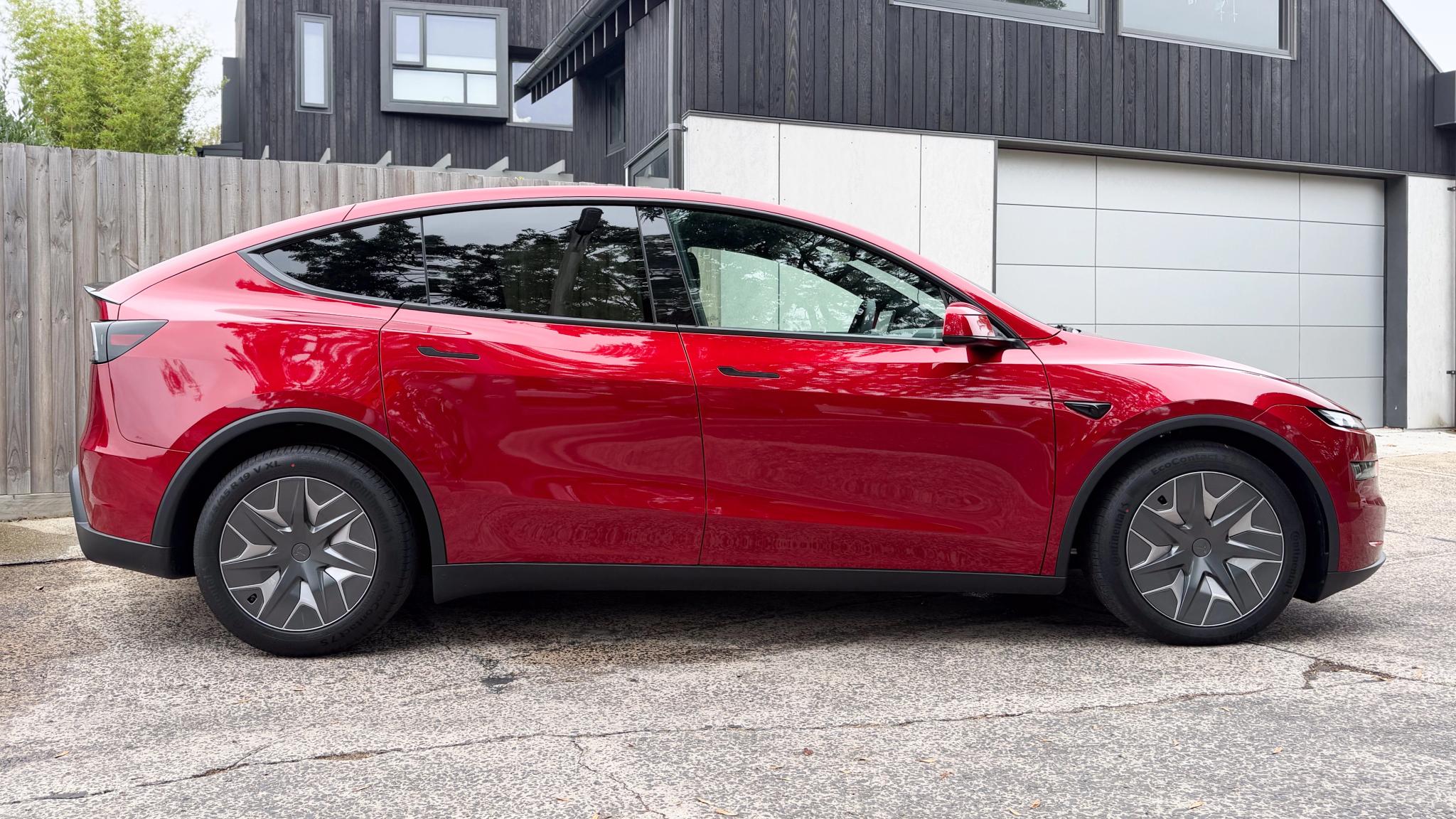 2026 Tesla Model Y L review - Image 3