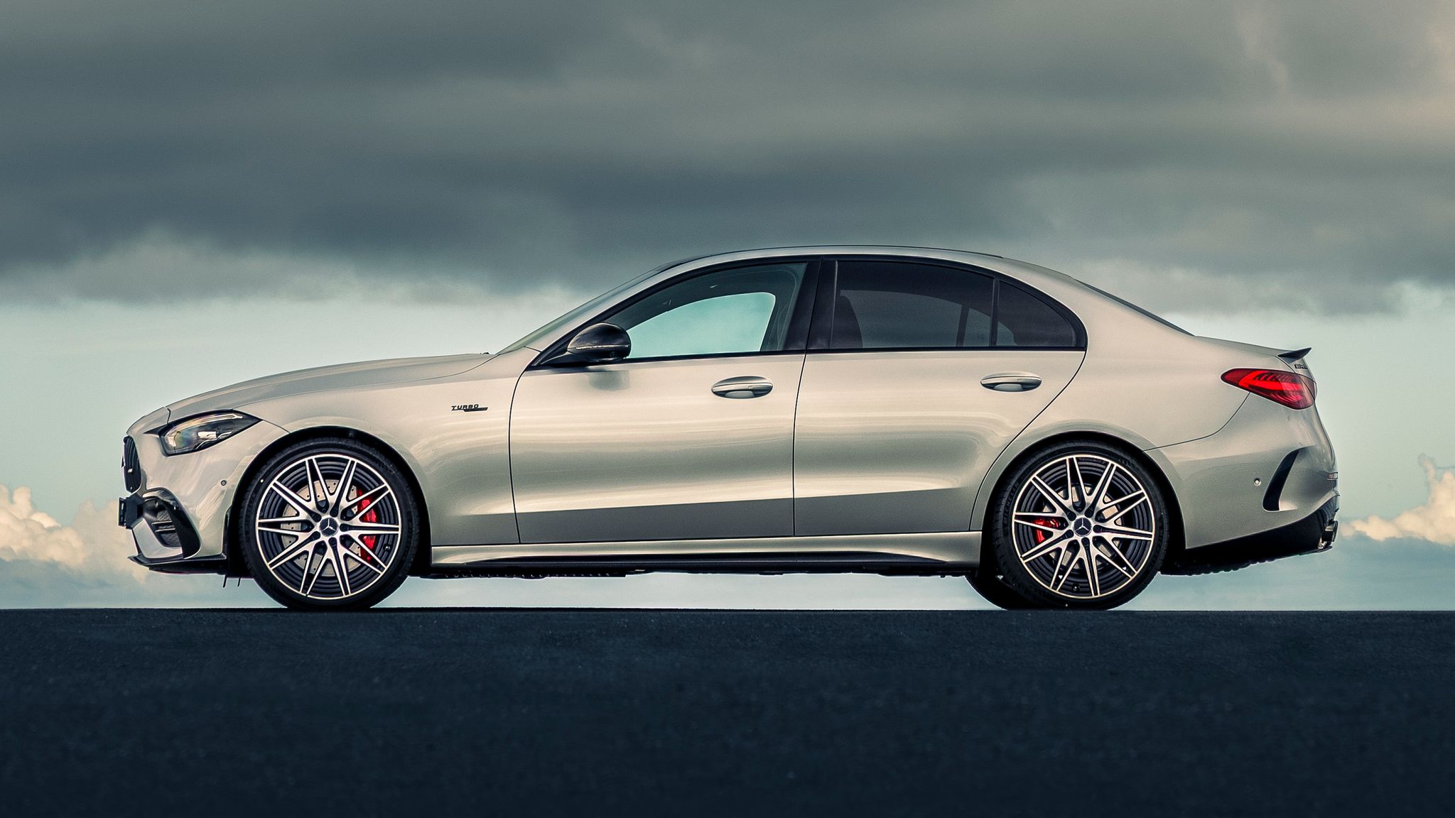 Mercedes-AMG C43 Edition R+ undercuts standard C43 with extra kit - Image 3