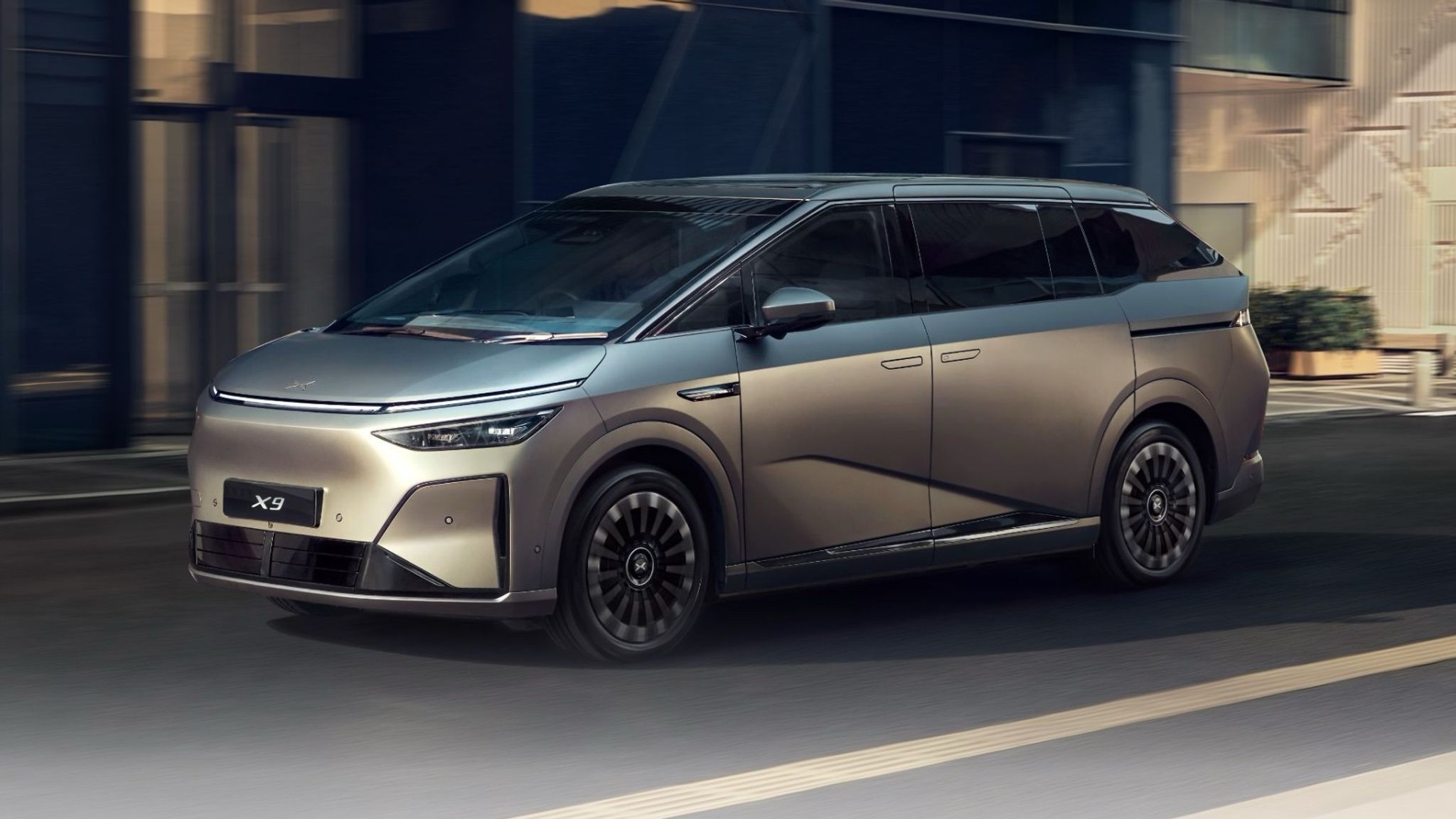 2026 Xpeng X9 electric seven-seat people mover front three quarter