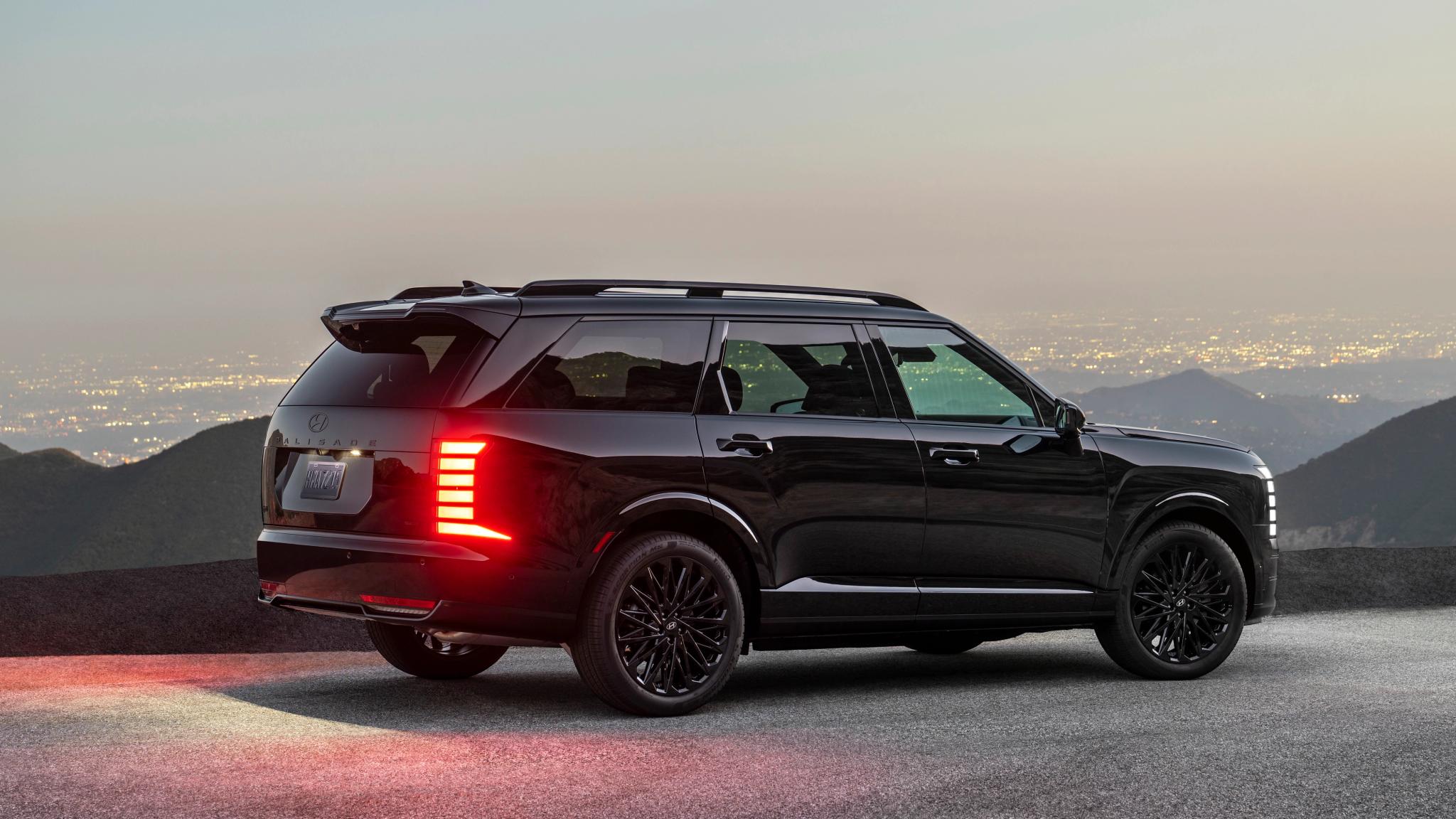 2027 Hyundai Palisade Black Ink edges toward $100,000 as new flagship - Image 2