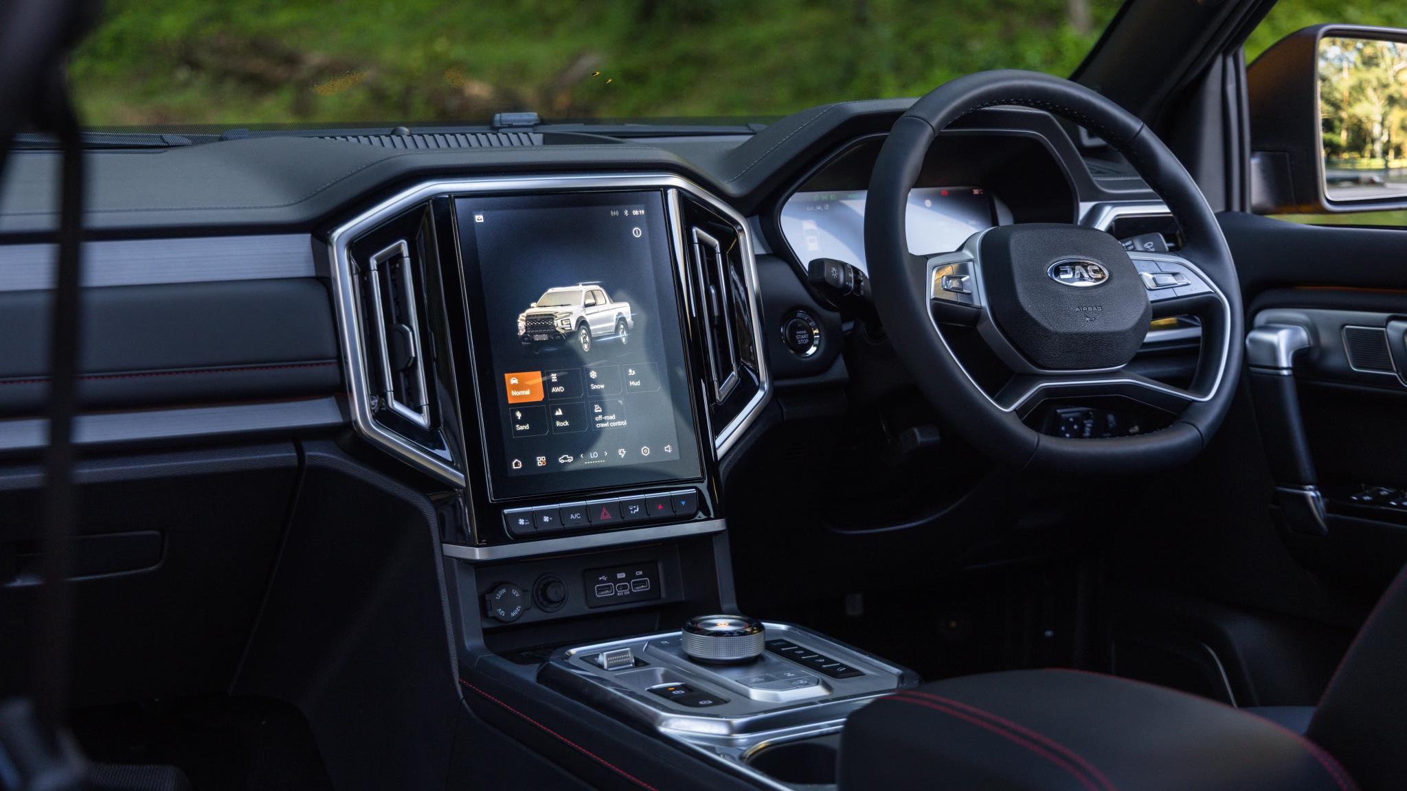 2026 JAC Hunter PHEV dual-cab ute interior