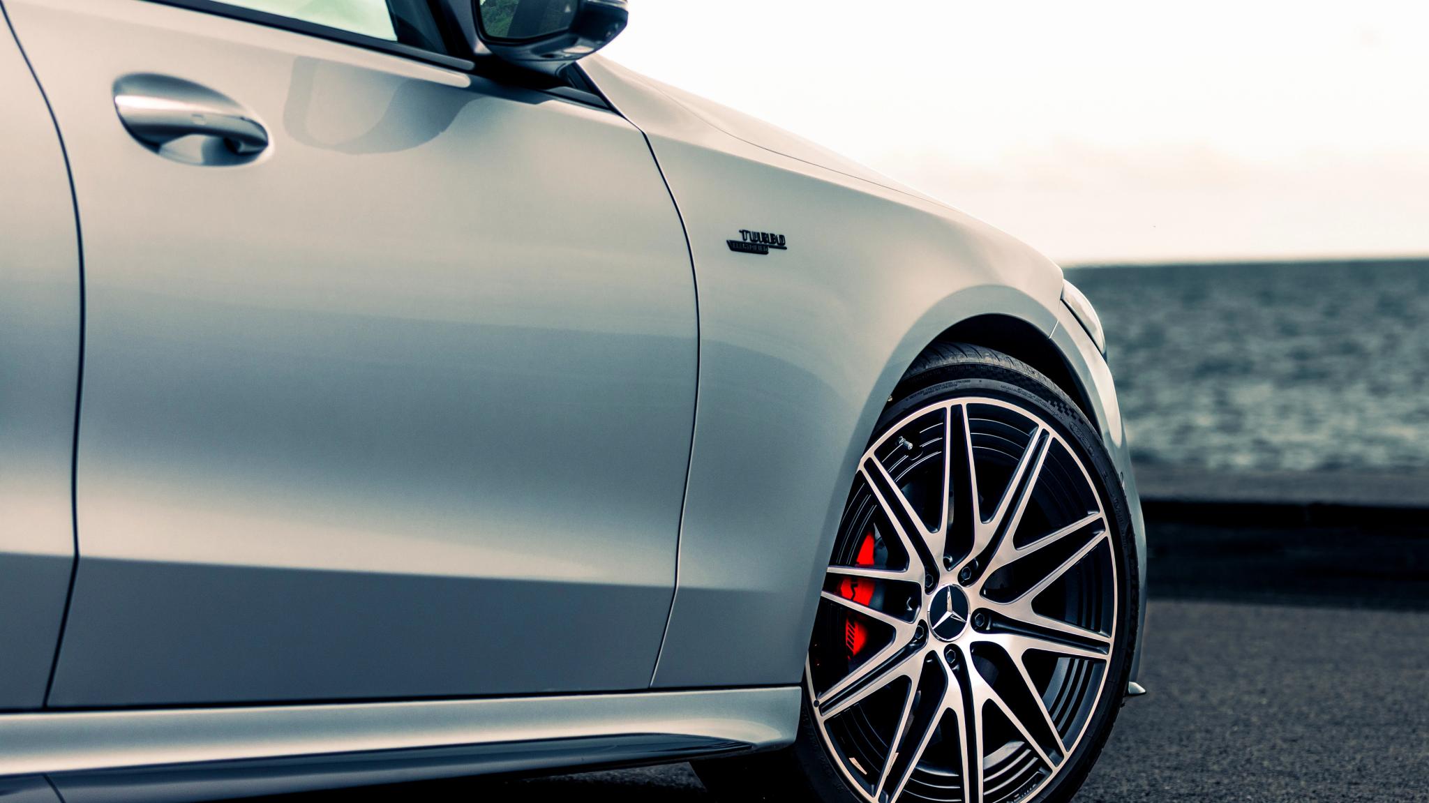Mercedes-AMG C43 Edition R+ undercuts standard C43 with extra kit - Image 6