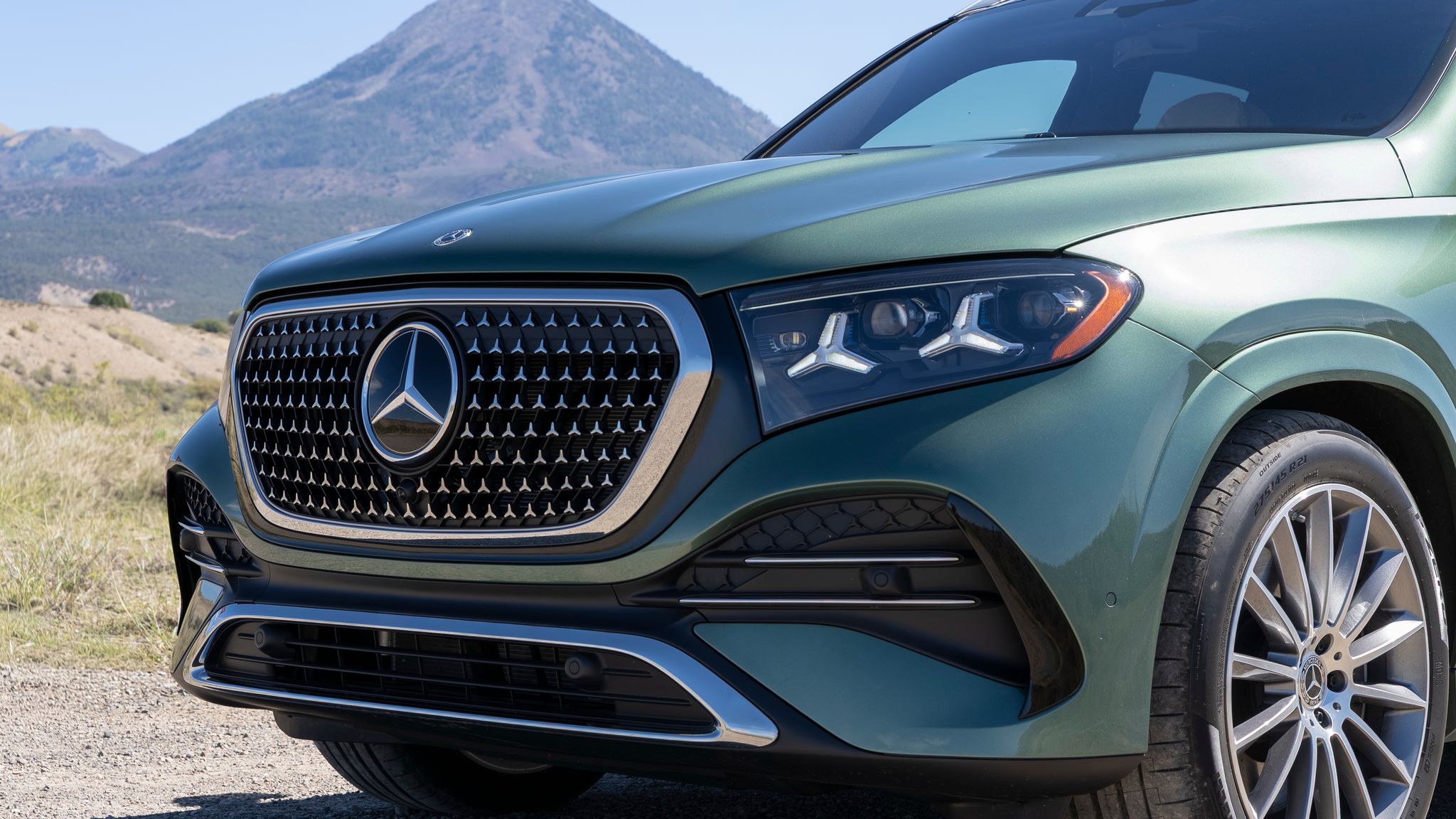 Mercedes-Benz GLE 450 e 4MATIC plug-in hybrid SUV front