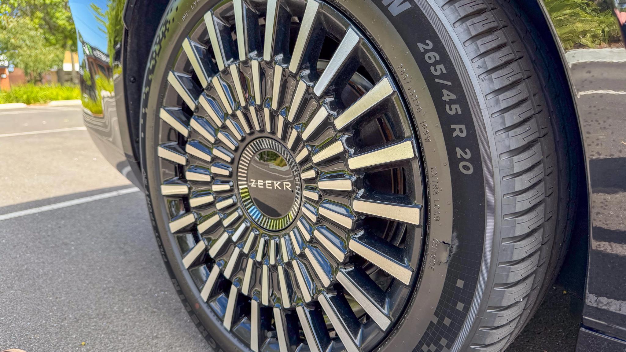 2026 Zeekr 009 review - Image 5