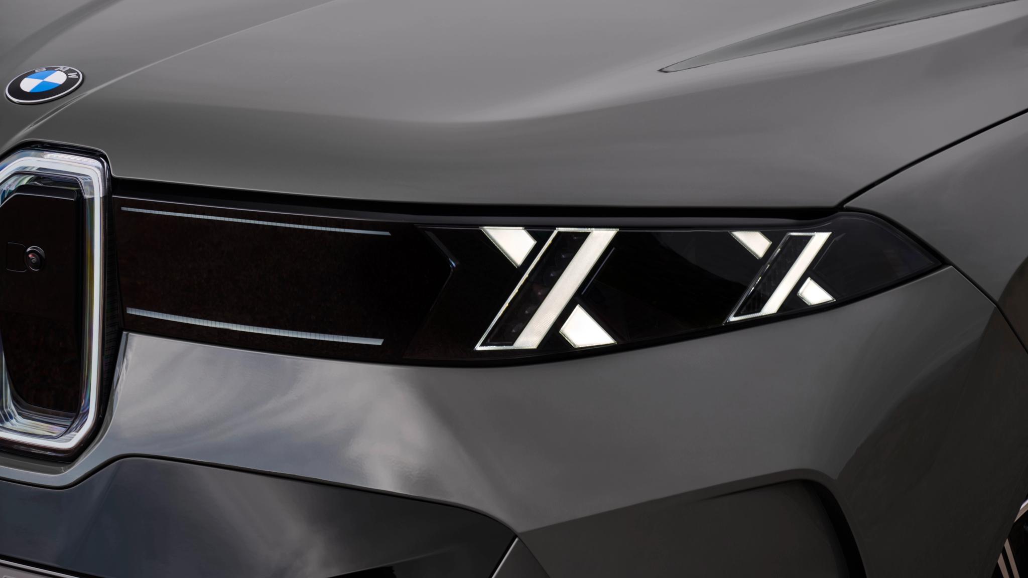 New BMW X5 40 xDrive headlights