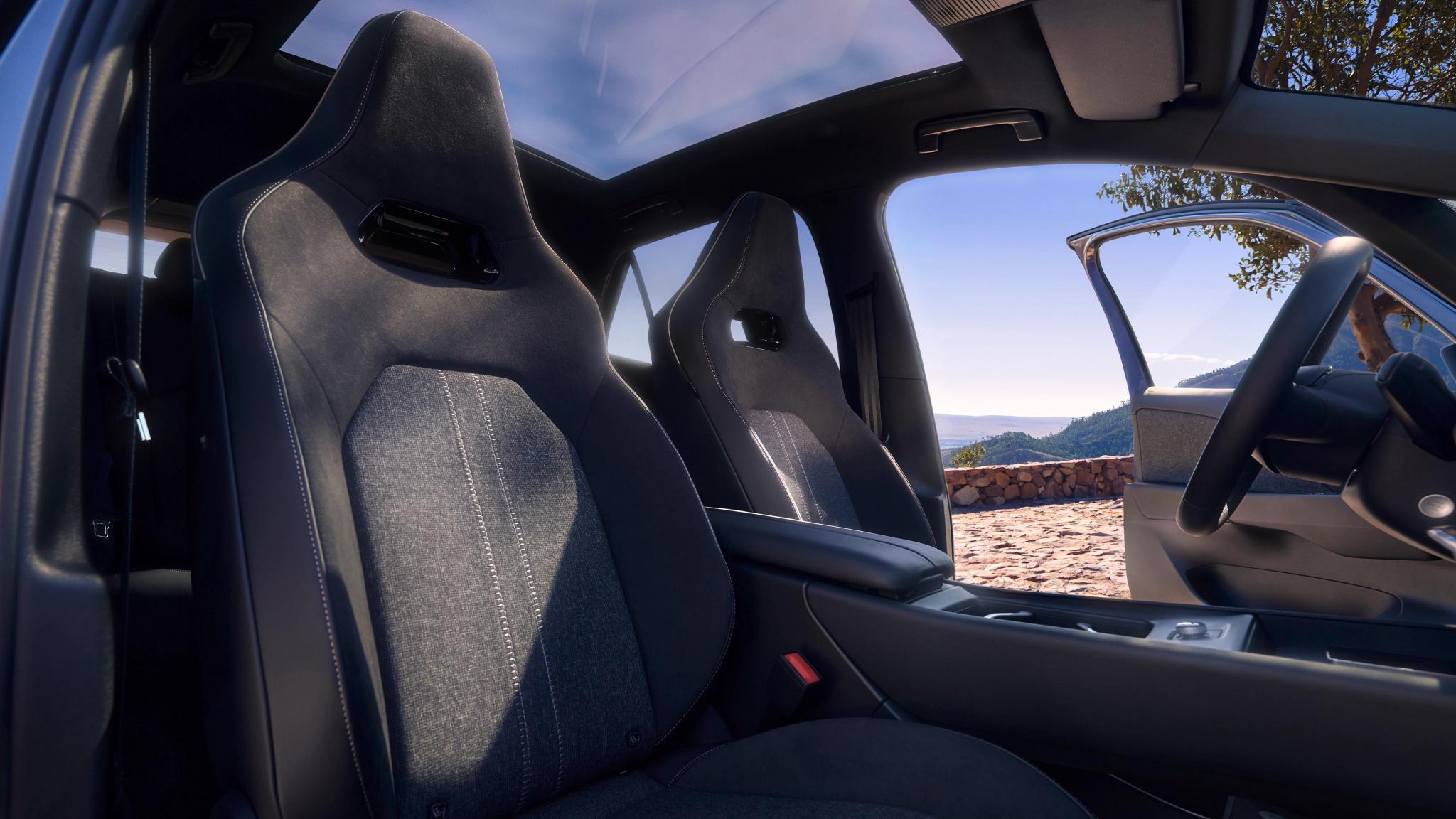 Volkswagen ID.3 Neo debuts with real buttons and 630km range - Image 5