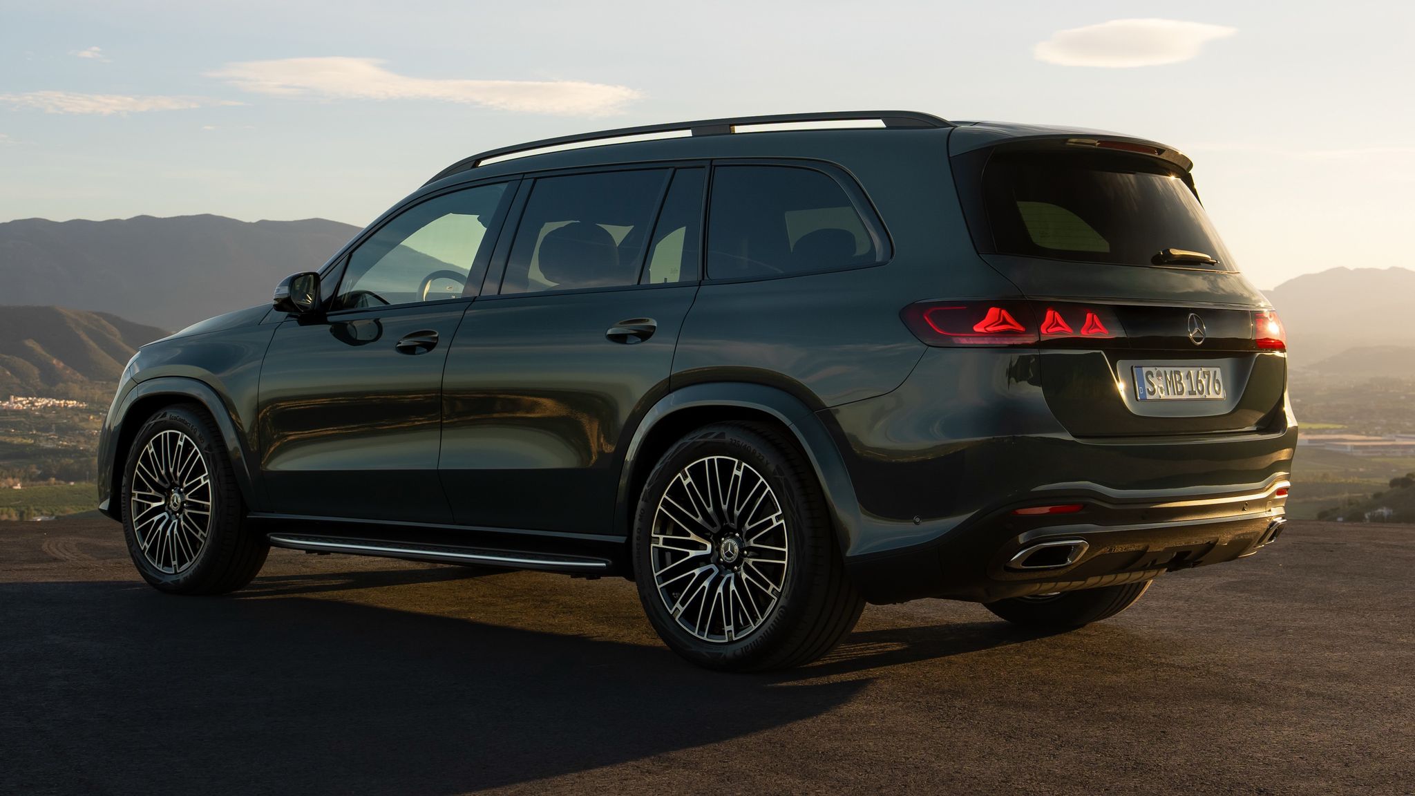 Mercedes-Benz GLS facelift revealed with flat-plane V8 and Superscreen now standard - Image 3