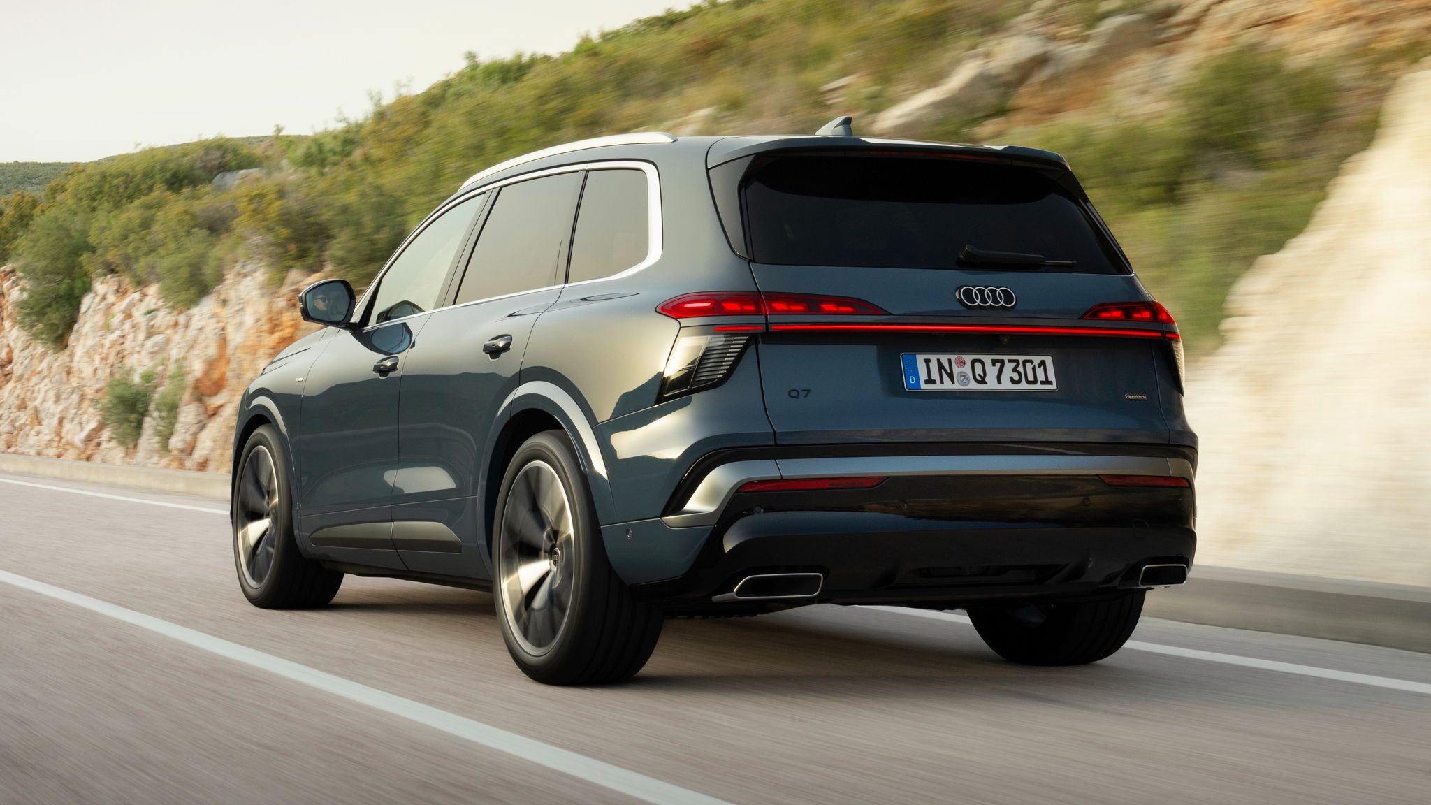 2027 Audi Q7 third-generation large luxury SUV rear three quarter