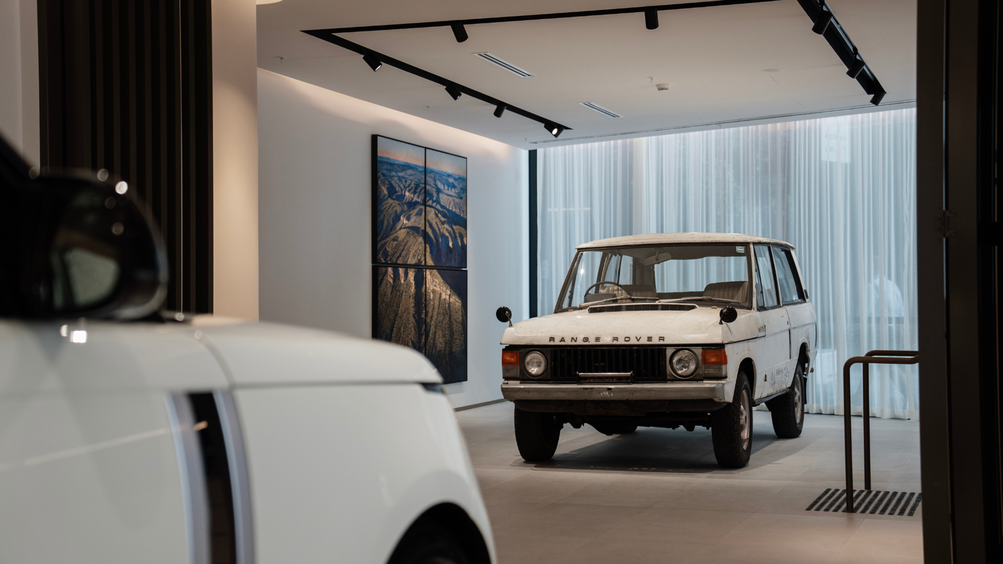 Range Rover SV Bespoke Pioneer 1972 in white gloss on 23-inch alloy wheels at the Bespoke Commissioning Suite in Mascot, Sydney
