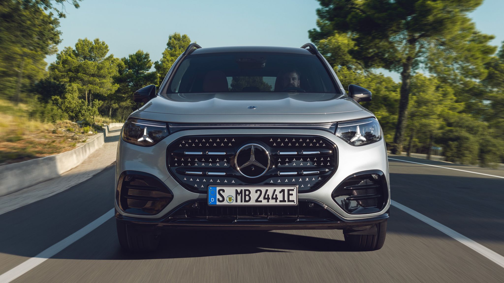 2027 Mercedes-Benz GLB seven-seat SUV front