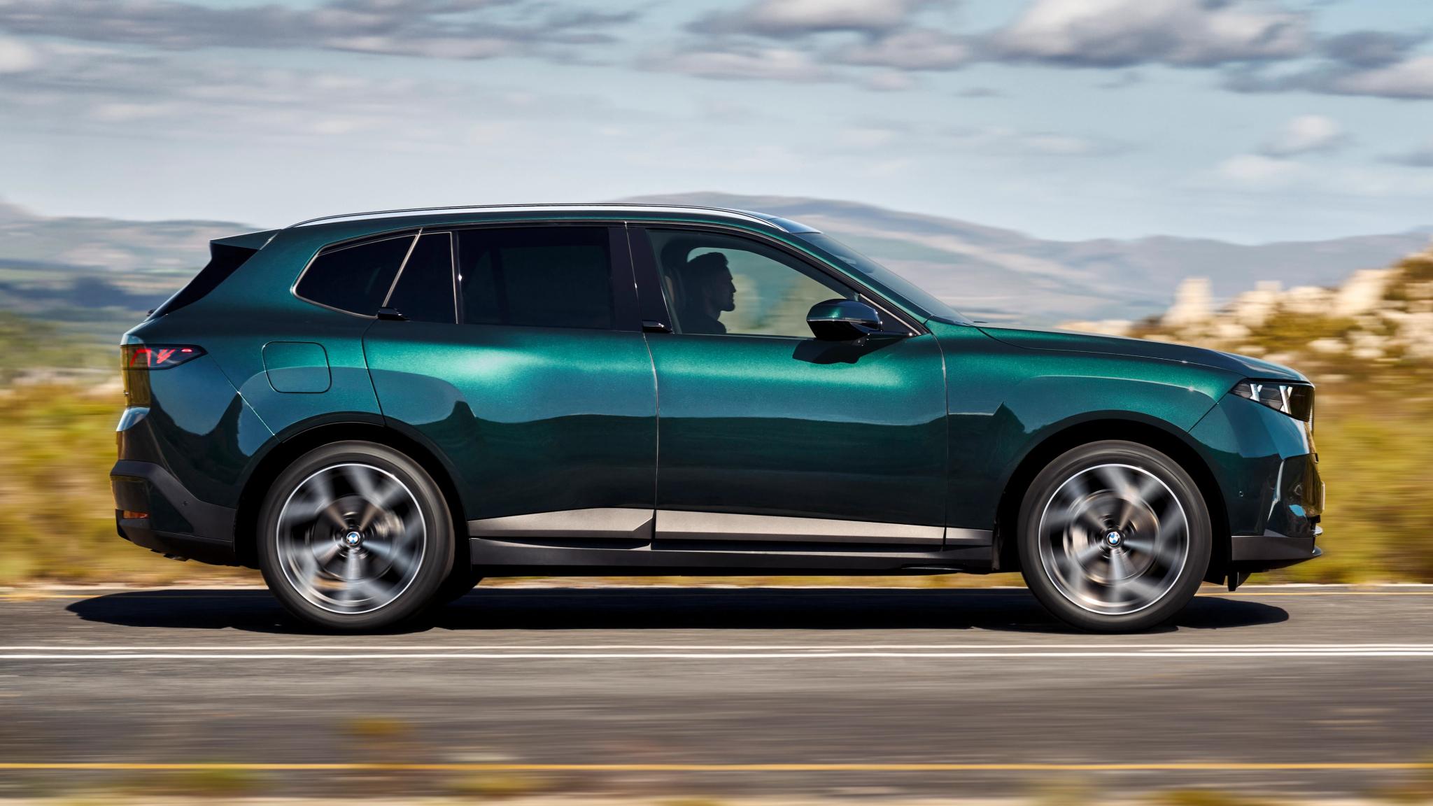 2027 BMW X5 40 xDrive side profile