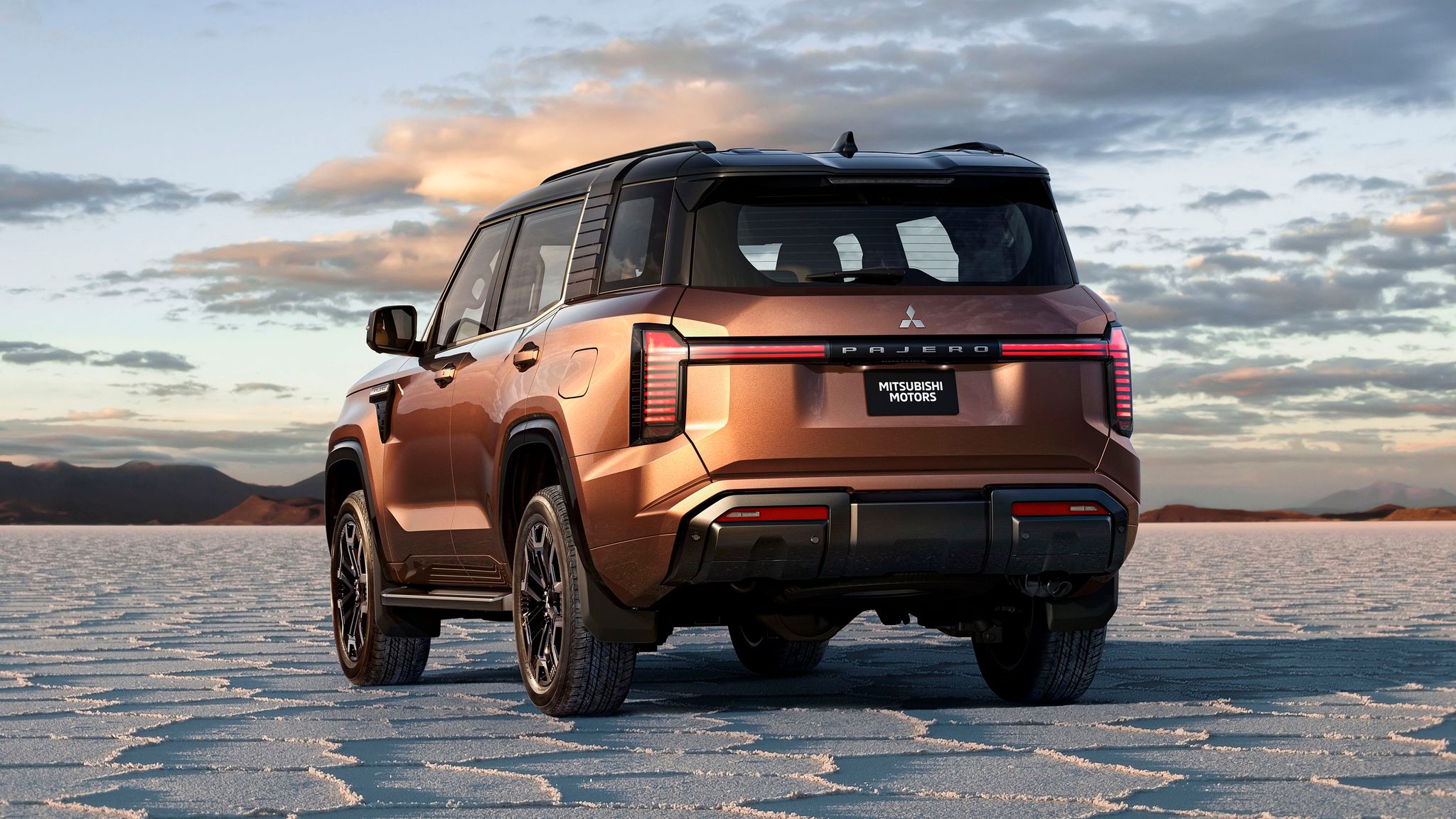 2027 Mitsubishi Pajero seven-seat ladder-frame turbo-diesel 4WD rear