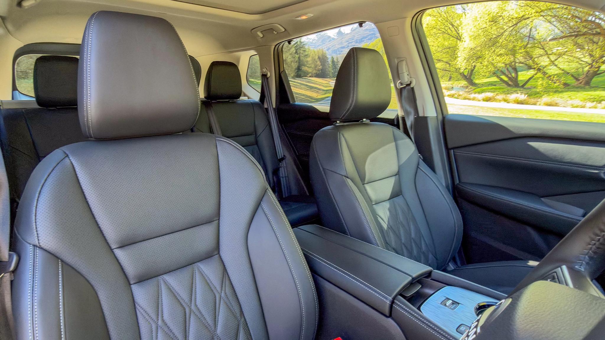 2026 Nissan X-Trail e-Power 2WD front seats
