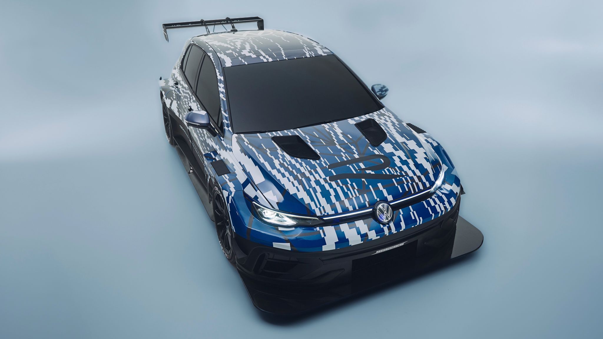 Volkswagen previews most spectacular Golf R yet for 2027 Nürburgring race - Image 4