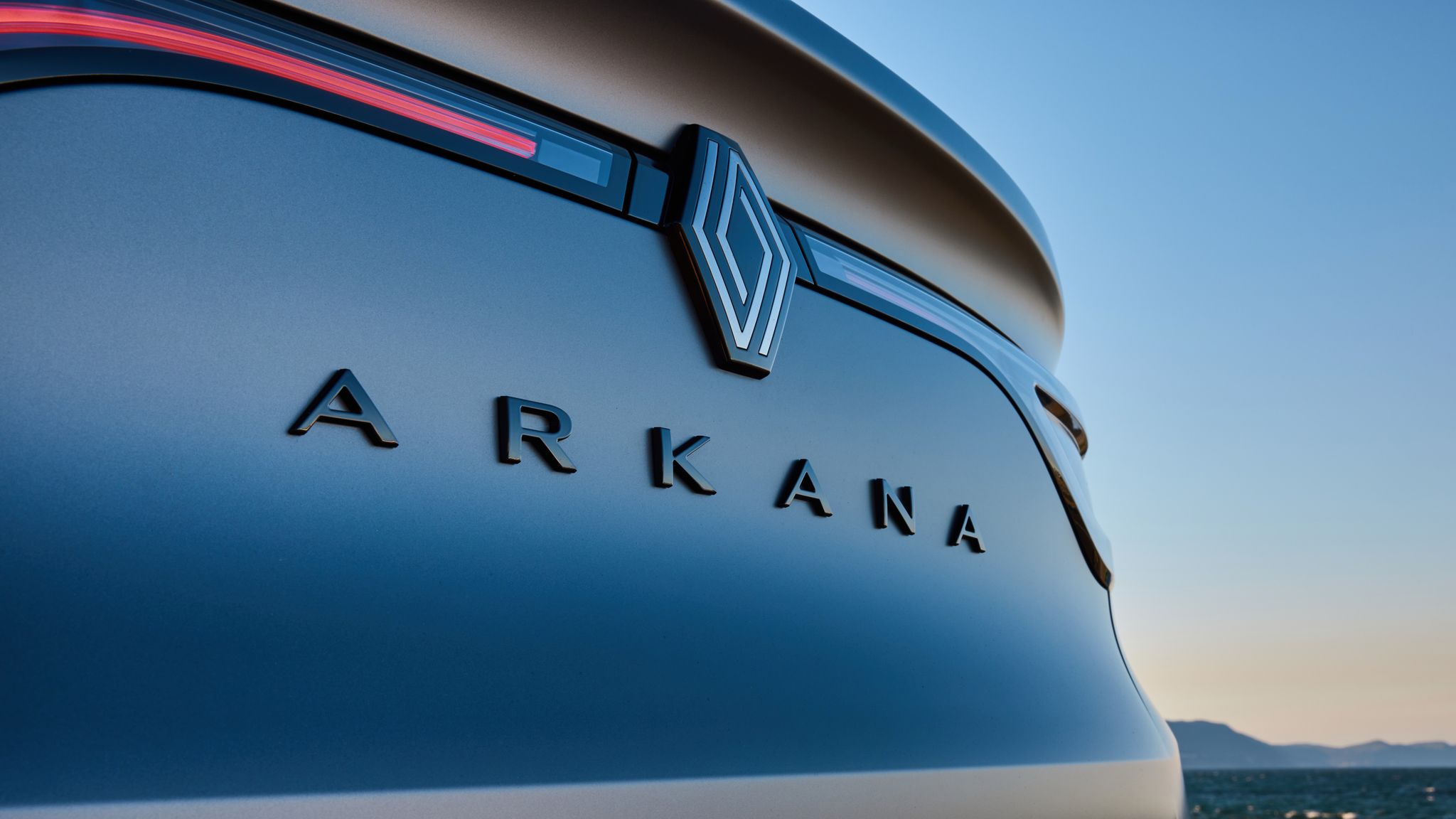 2026 Renault Arkana Esprit Alpine mild hybrid coupe SUV rear badge