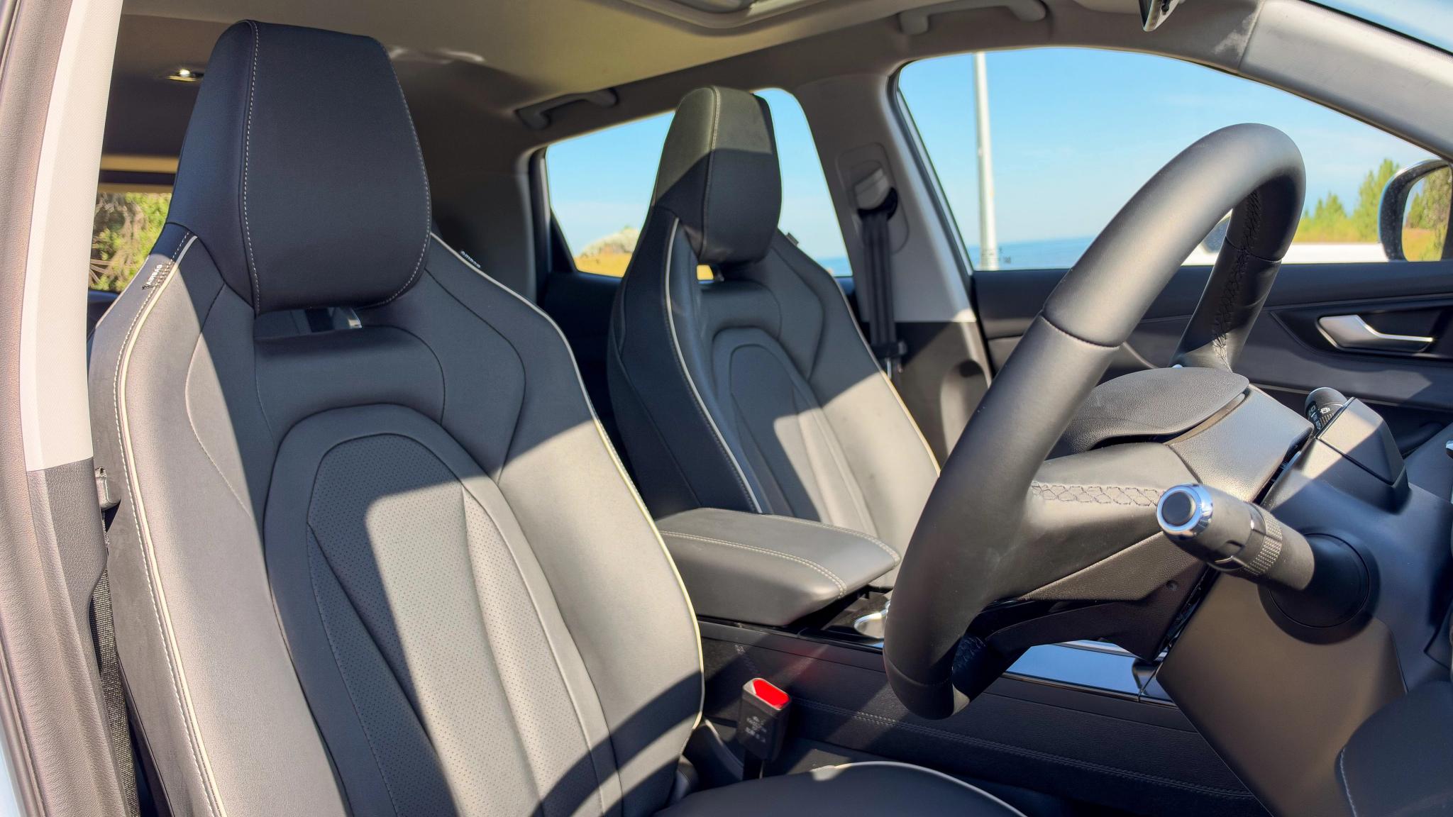 2026 Chery Tiggo 4 front seats