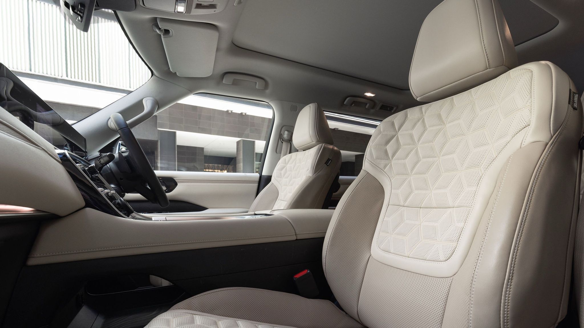 2026 Nissan Patrol large 8-seat SUV front seats