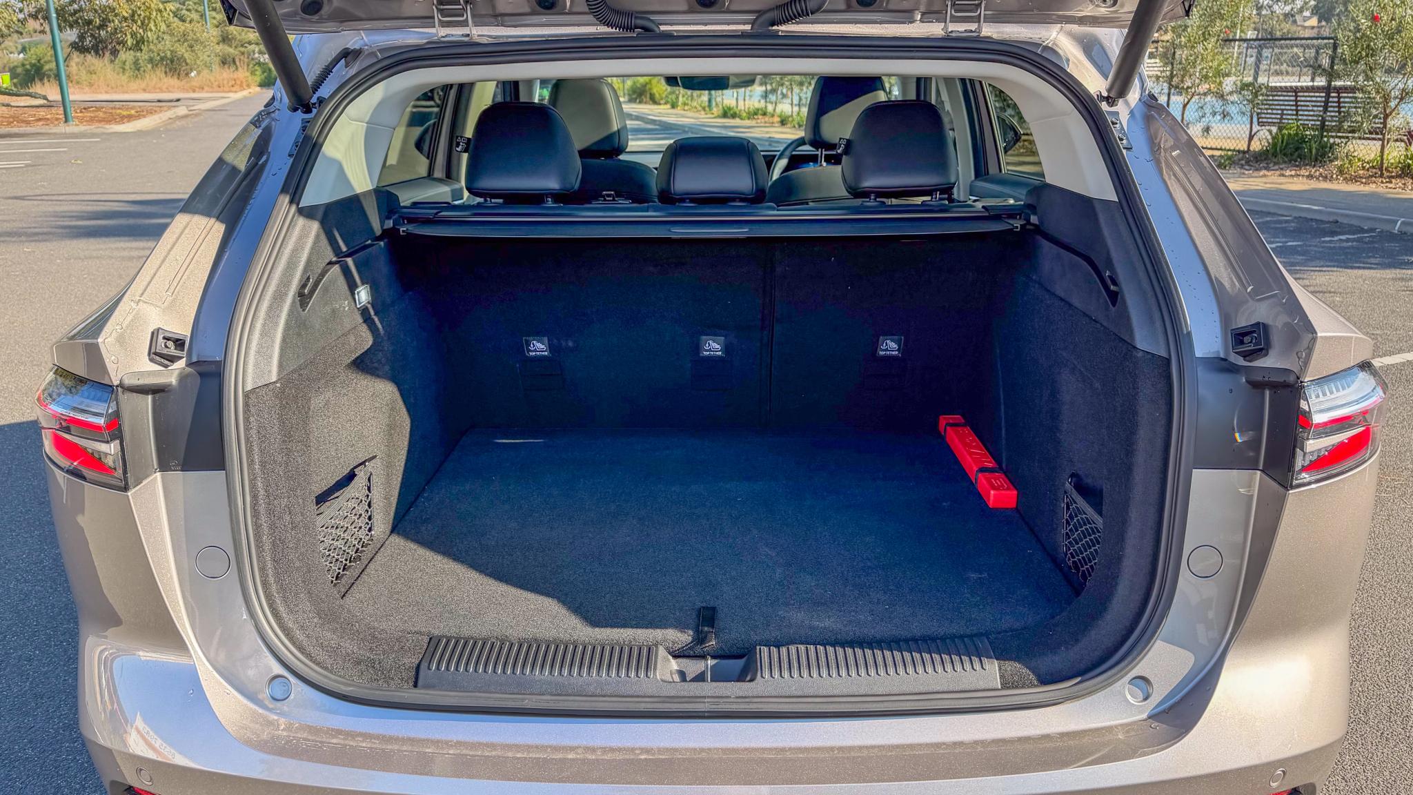 2026 MG HS Hybrid+ boot space