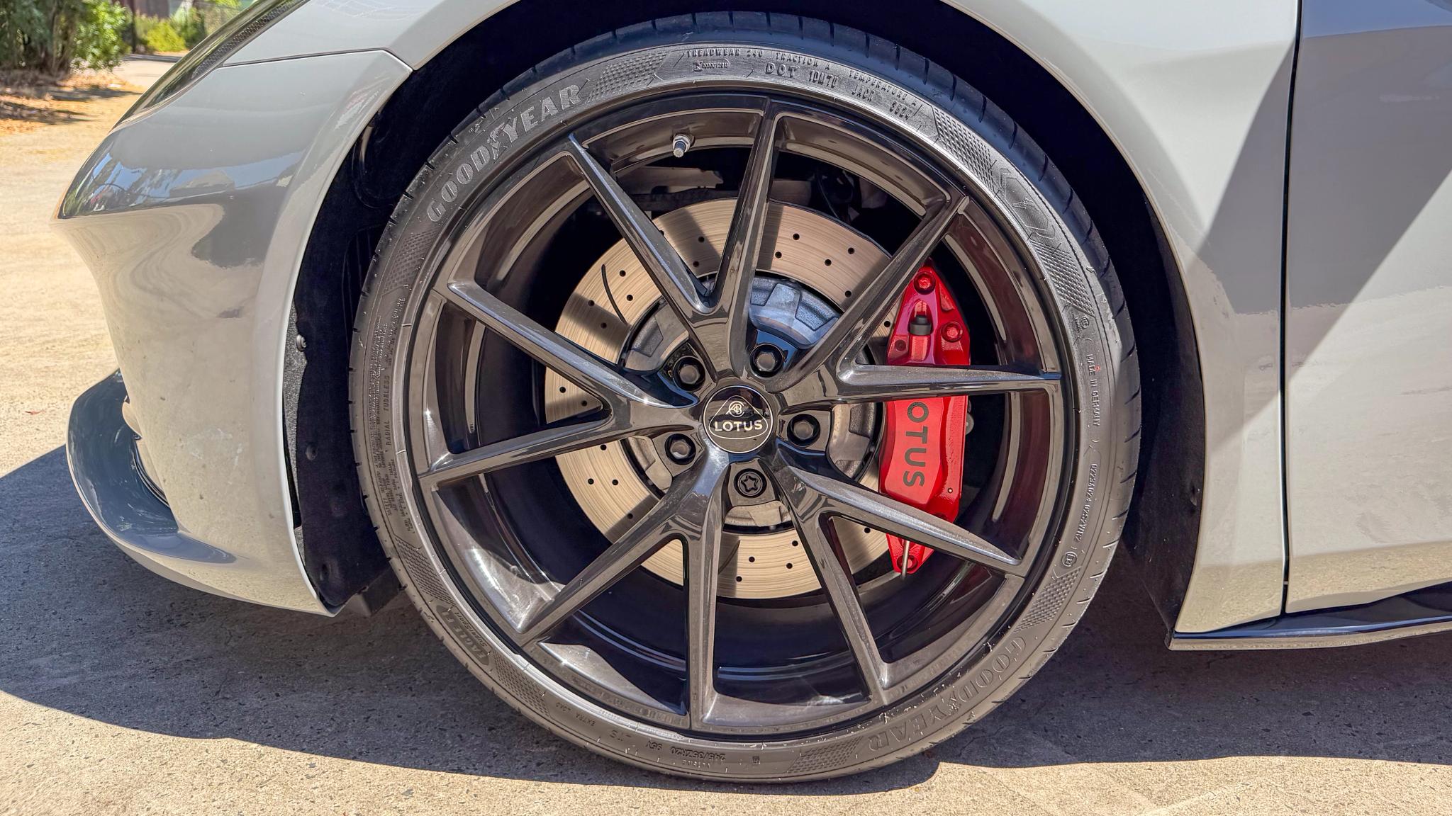 2026 Lotus Emira Turbo SE review - Image 3