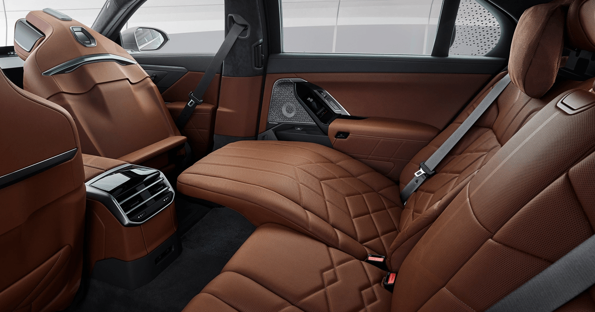 BMW 7 Series leg room