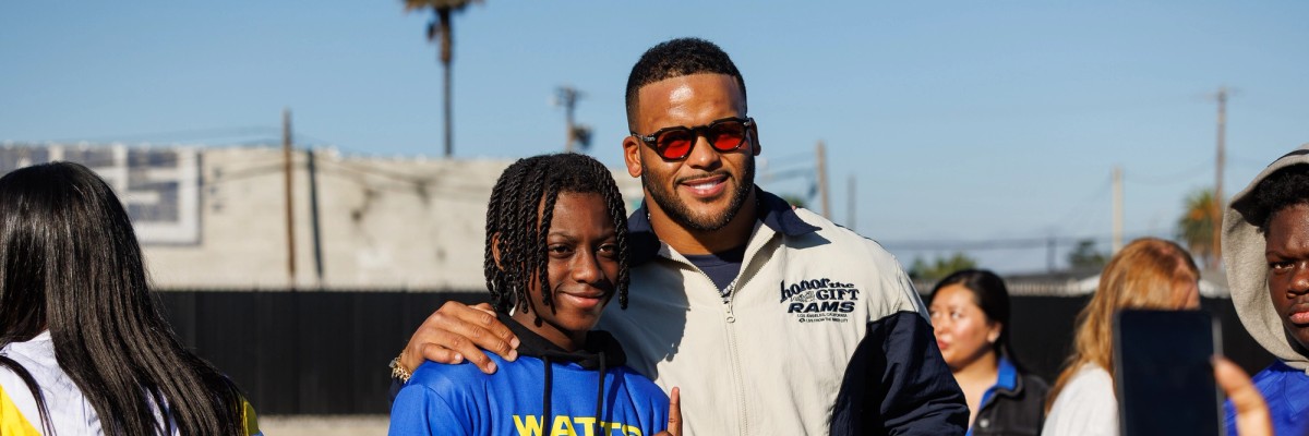 Aaron Donald 99 Foundation Hosts Thanksgiving Distribution For Watts Rams