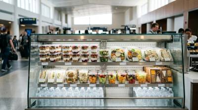 Airport Cold Case Foods Before a Flight: What to Buy, Chill, and Skip