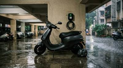 Electric Scooter in Rain: Monsoon Safety Checklist for Indian Riders