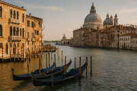 15 Couple Travel Photo Poses + Lighting & Settings Tips