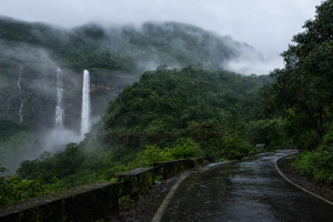 2-Day Hill Station Budget Mistakes in Monsoon by Naina Kapoor on AllBlogs