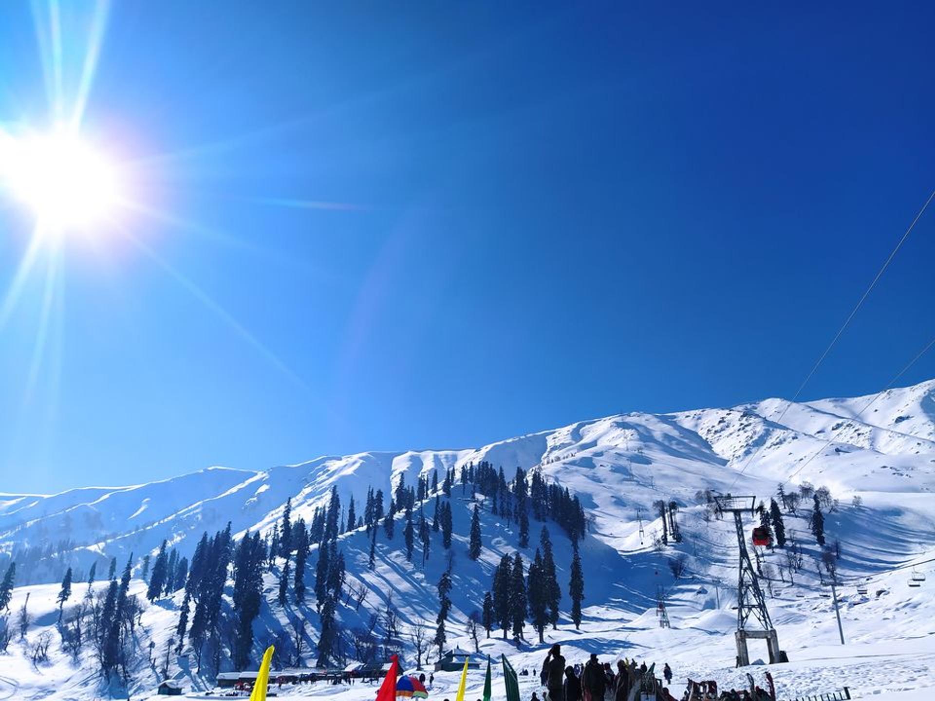 Kashmir Budget Travel Guide: Tips for an Affordable Trip by Sage Wanderlust Kashmir Budget Travel Guide: Tips for an Affordable Trip by Sage Wanderlust