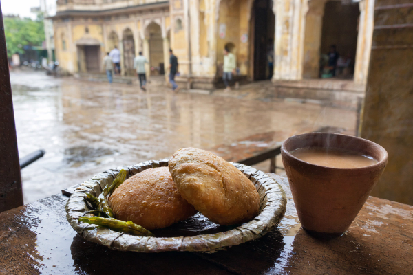 बूंदी-कोटा के बरसाती दिनों के फूड स्टॉप्स: कचौरी और चाय by Vishruti Patel  on AllBlogs